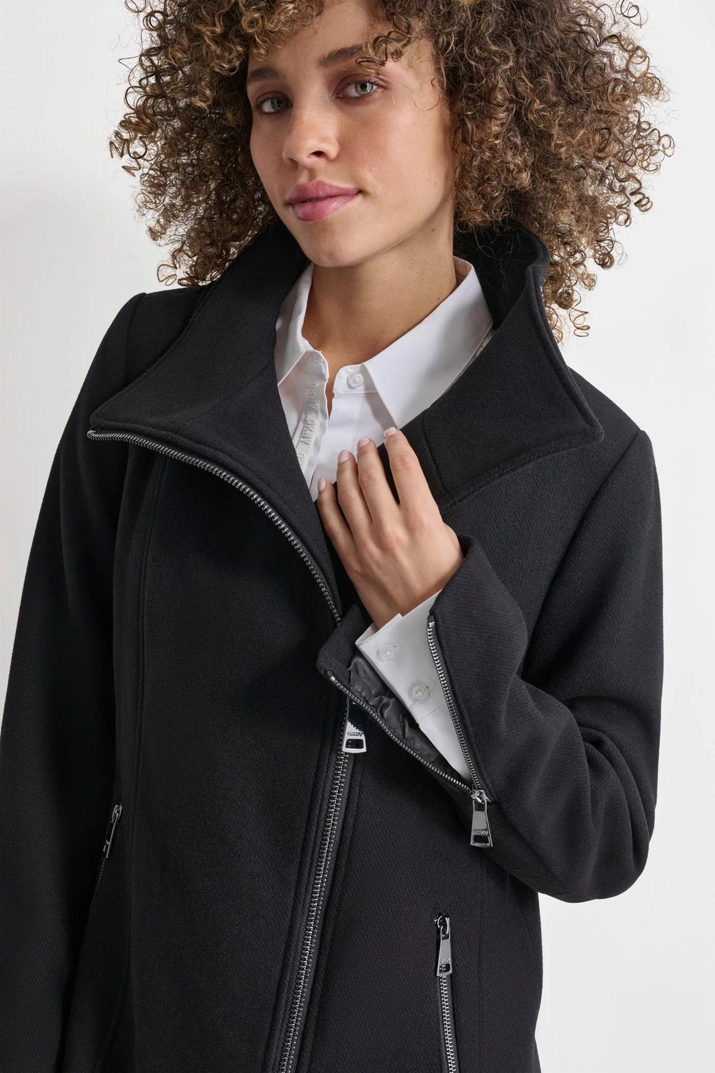 WOOL COAT WITH ZIPPER DETAIL Product Image