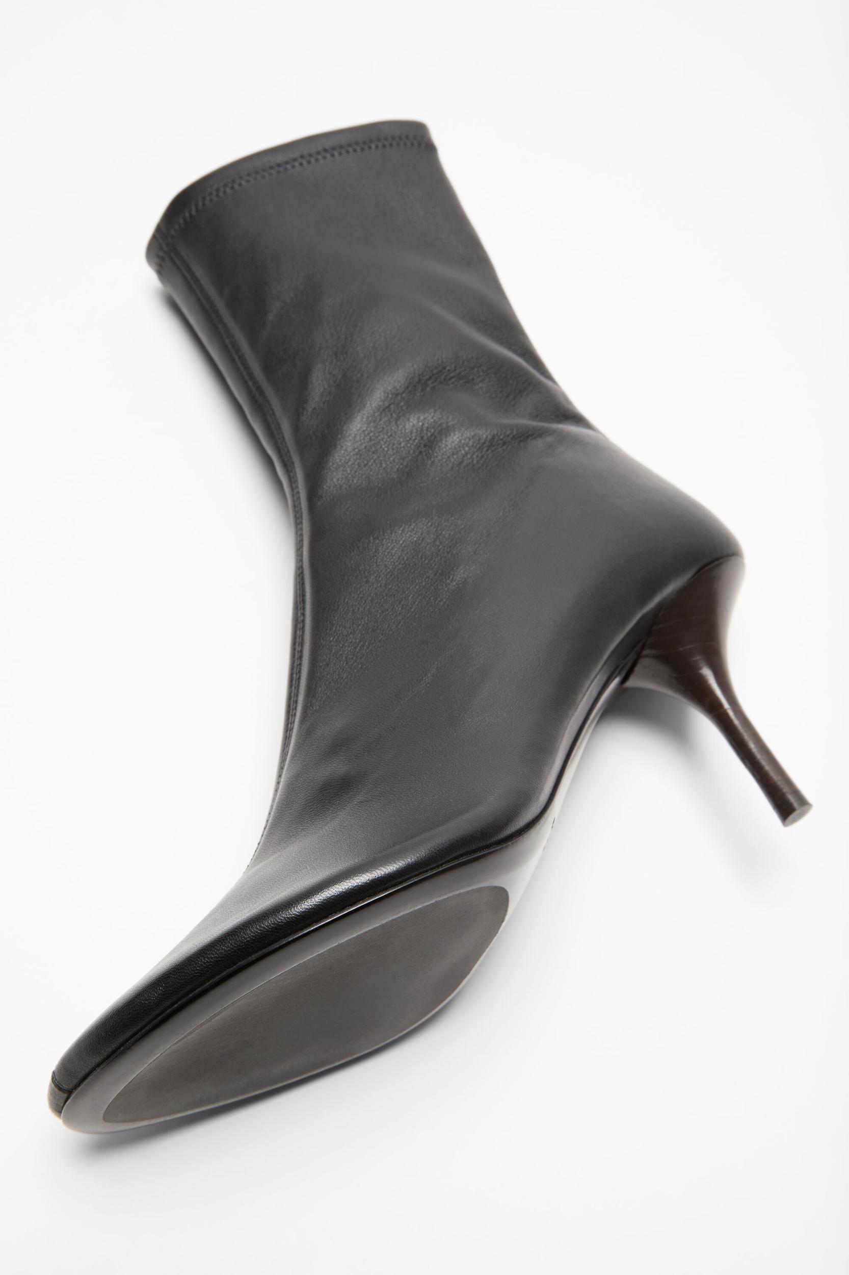 Leather ankle boot Product Image