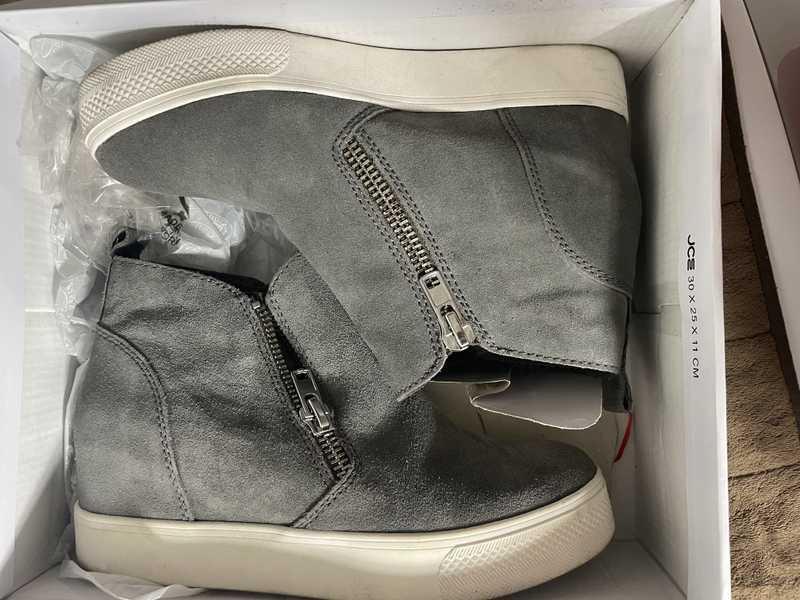 WEDGIE GREY SUEDE - SM REBOOTED Female Product Image