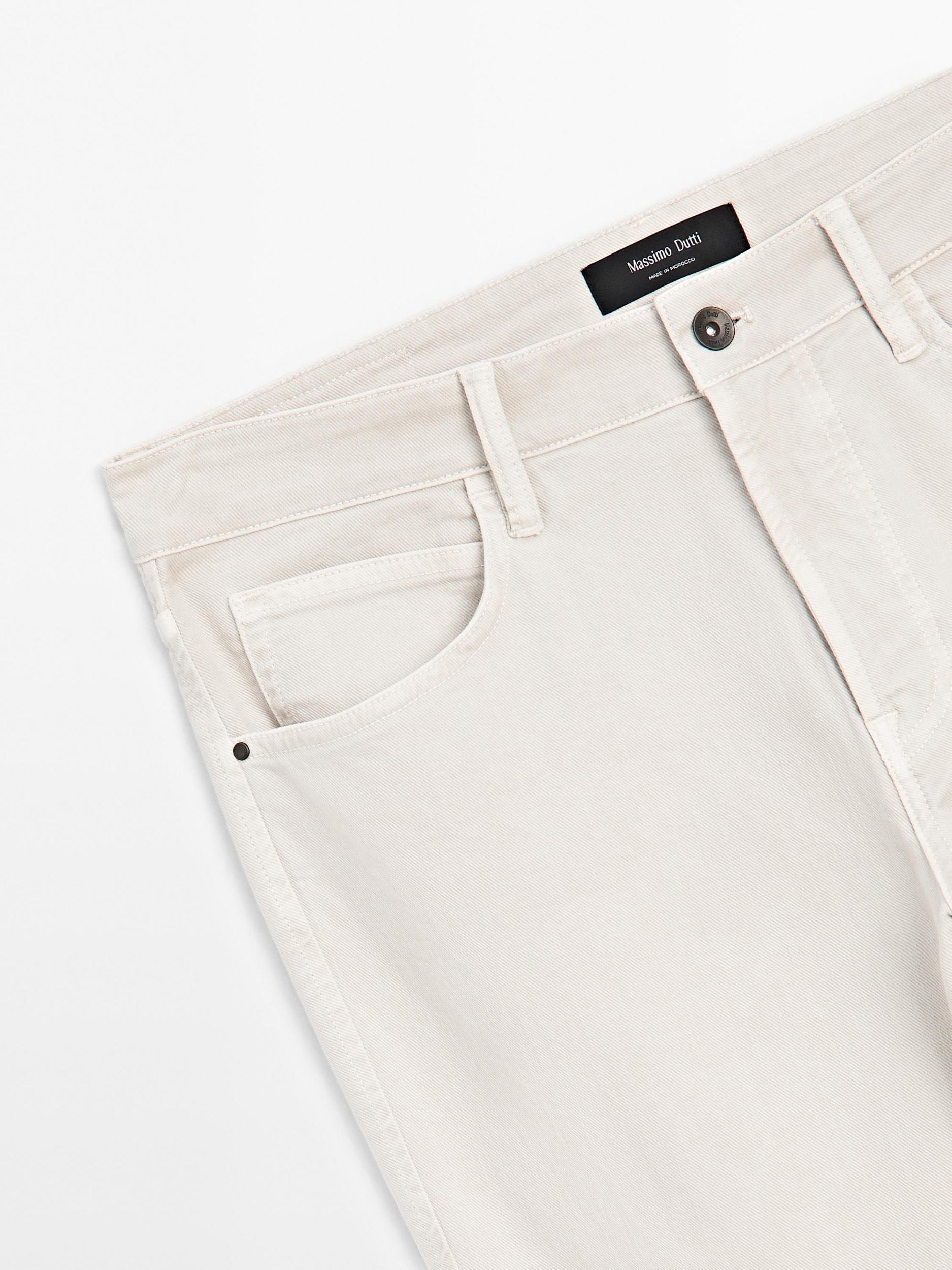 Tapered fit jeans Product Image