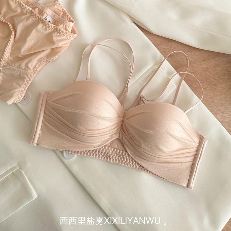 Plain Ruched Cutout Wireless Bra Product Image
