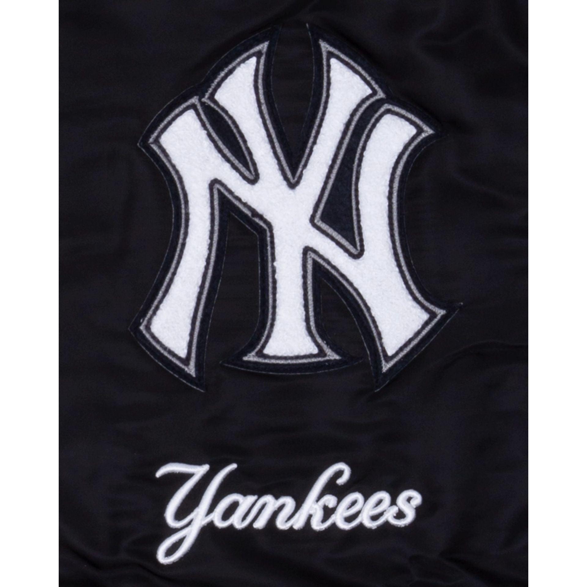 New York Yankees Logo Select Black Jacket Male Product Image