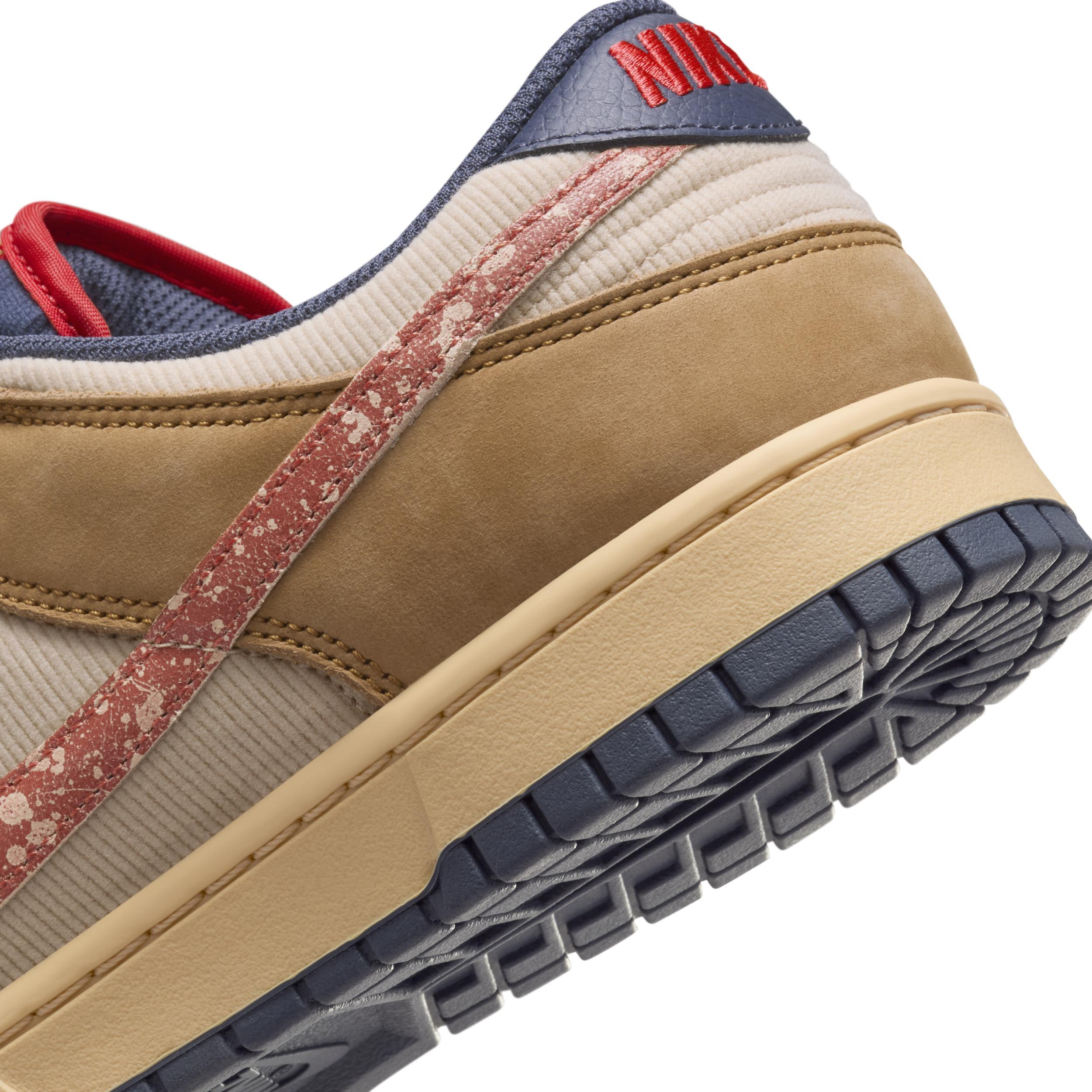 Nike Men's Dunk Low Retro SE Shoes Product Image