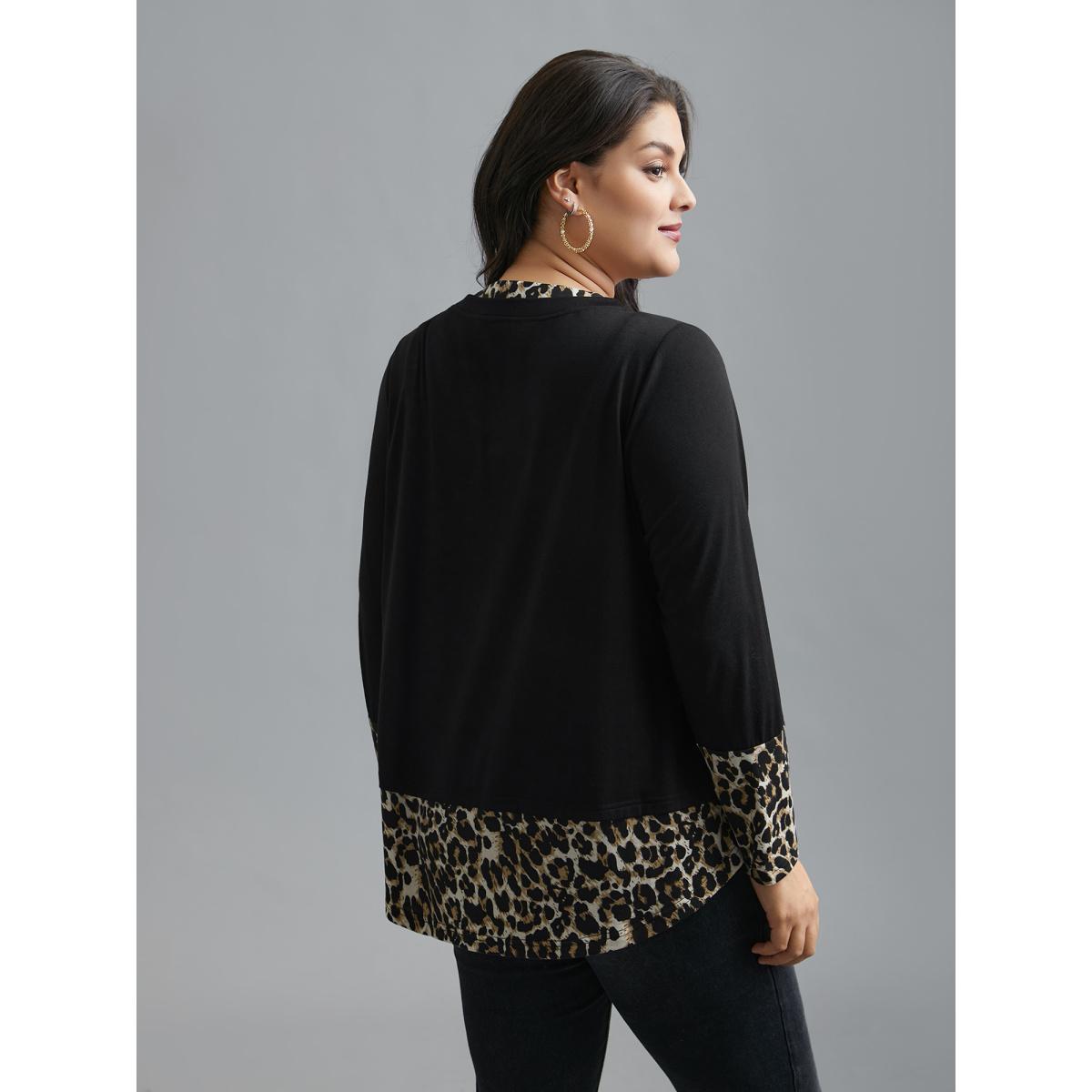Plus Size Contrast Patchwork Leopard Stretchy T-shirt Black Women Casual Contrast Notched collar Everyday T-shirts BloomChic 28/5X Product Image