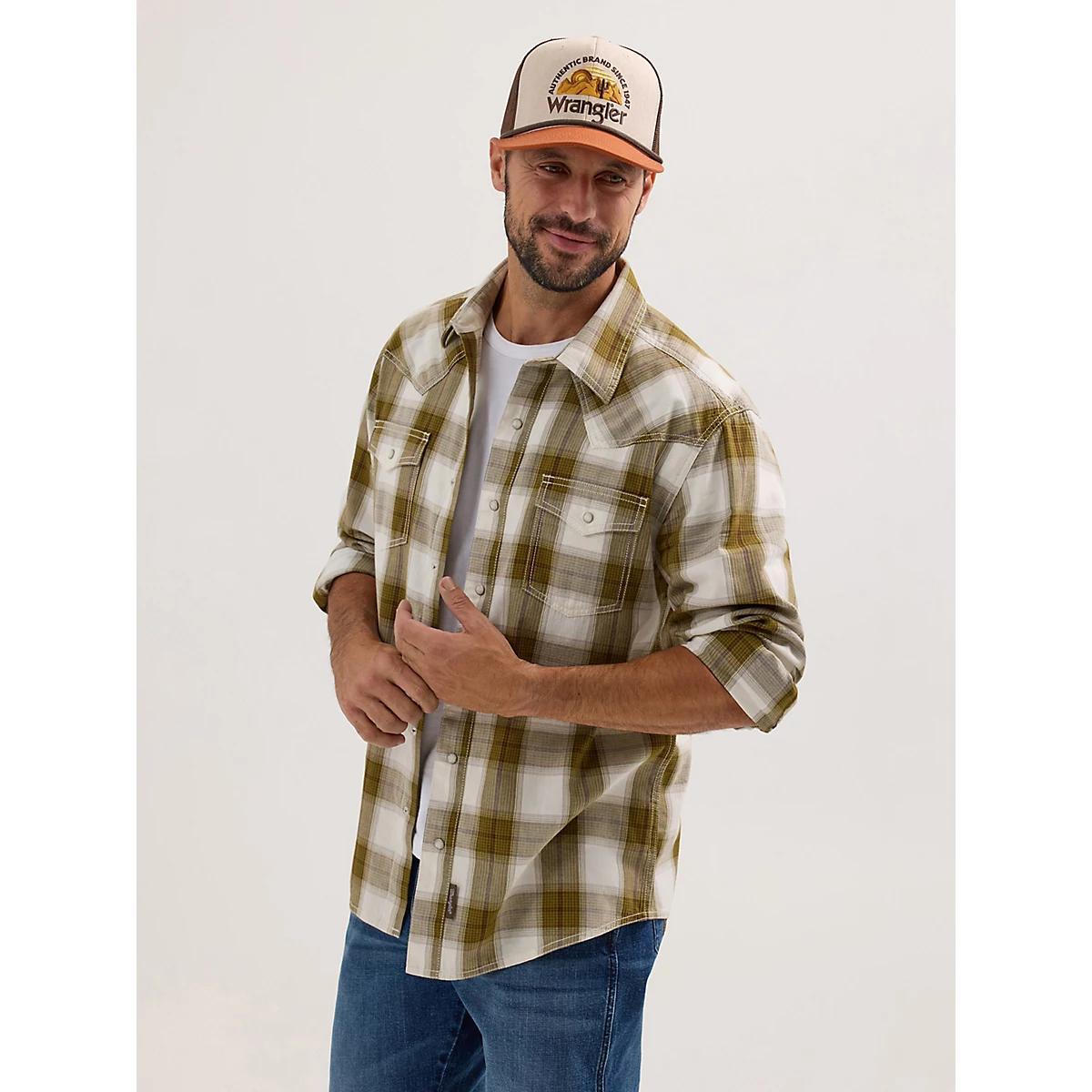 Men's Wrangler Retro® Premium Long Sleeve Western Snap Plaid Shirt in Olive Product Image