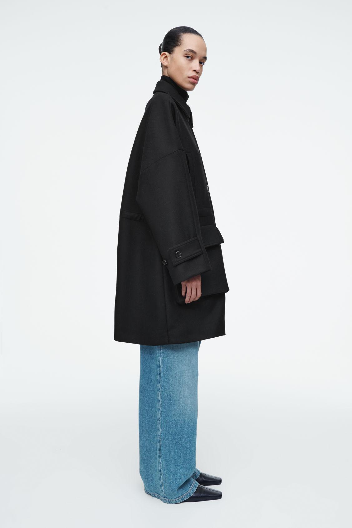 OVERSIZED WOOL WORKWEAR COAT Product Image