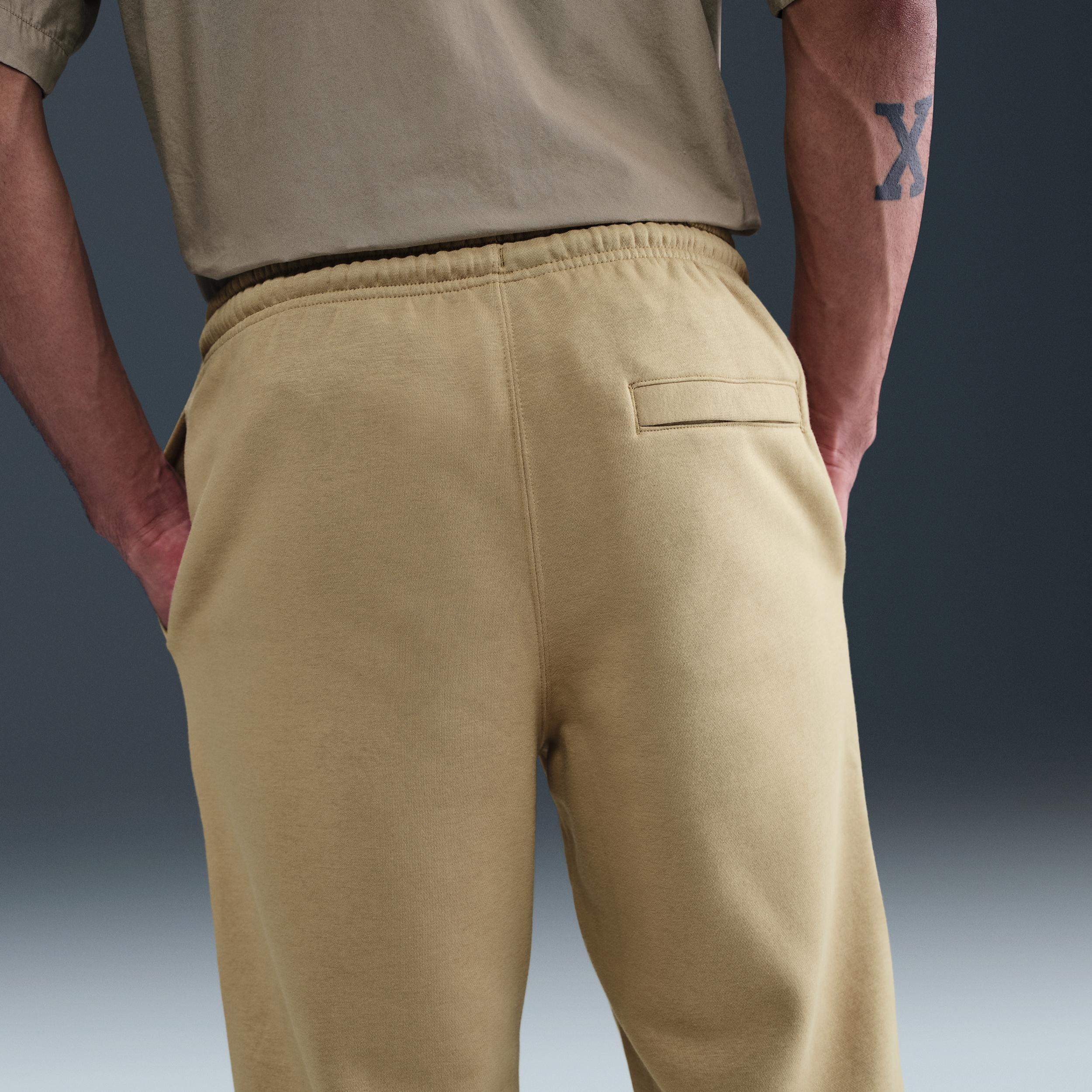 Nike Men's Club Jogger Pants Product Image