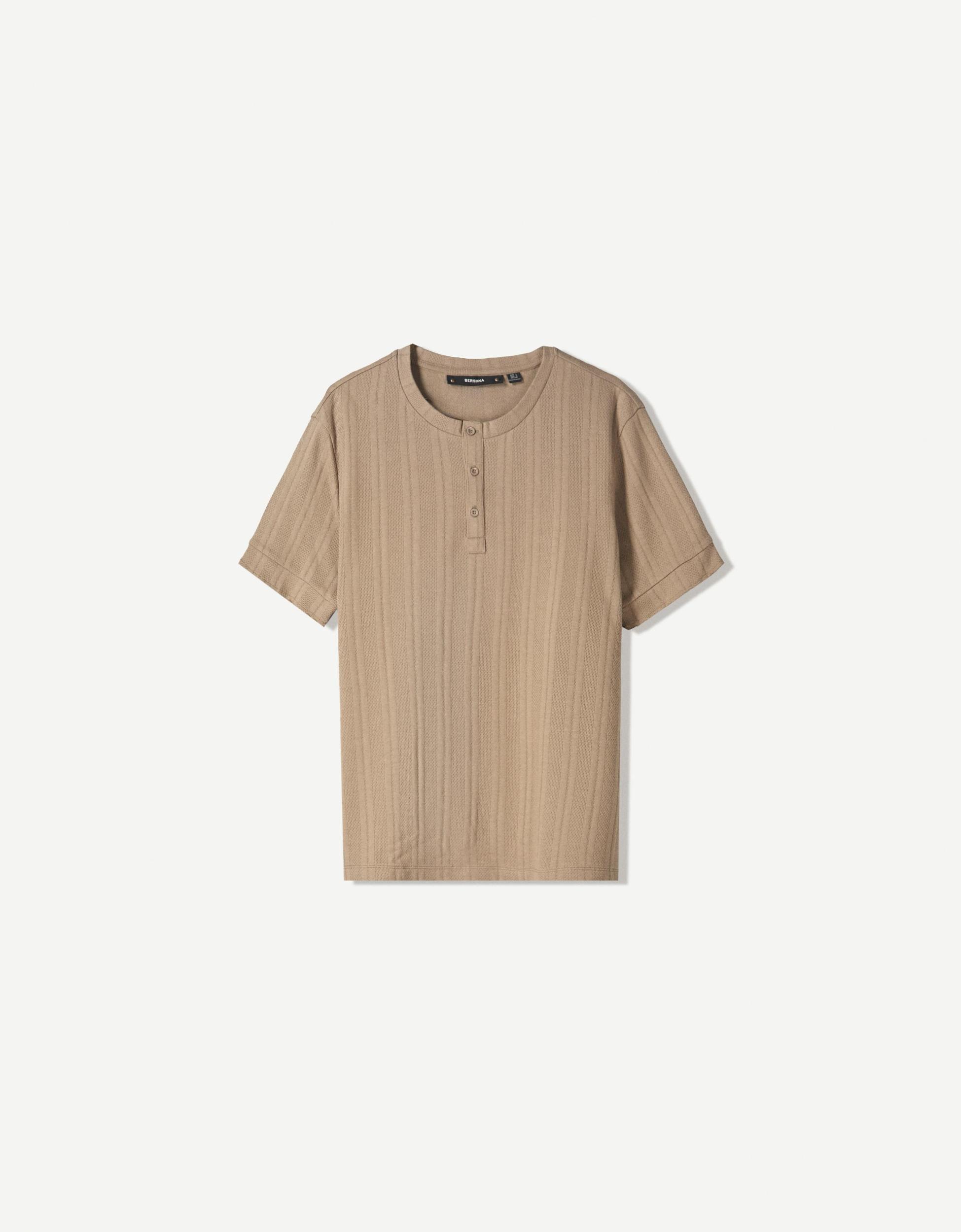 Textured short sleeve T-shirt with buttons Product Image
