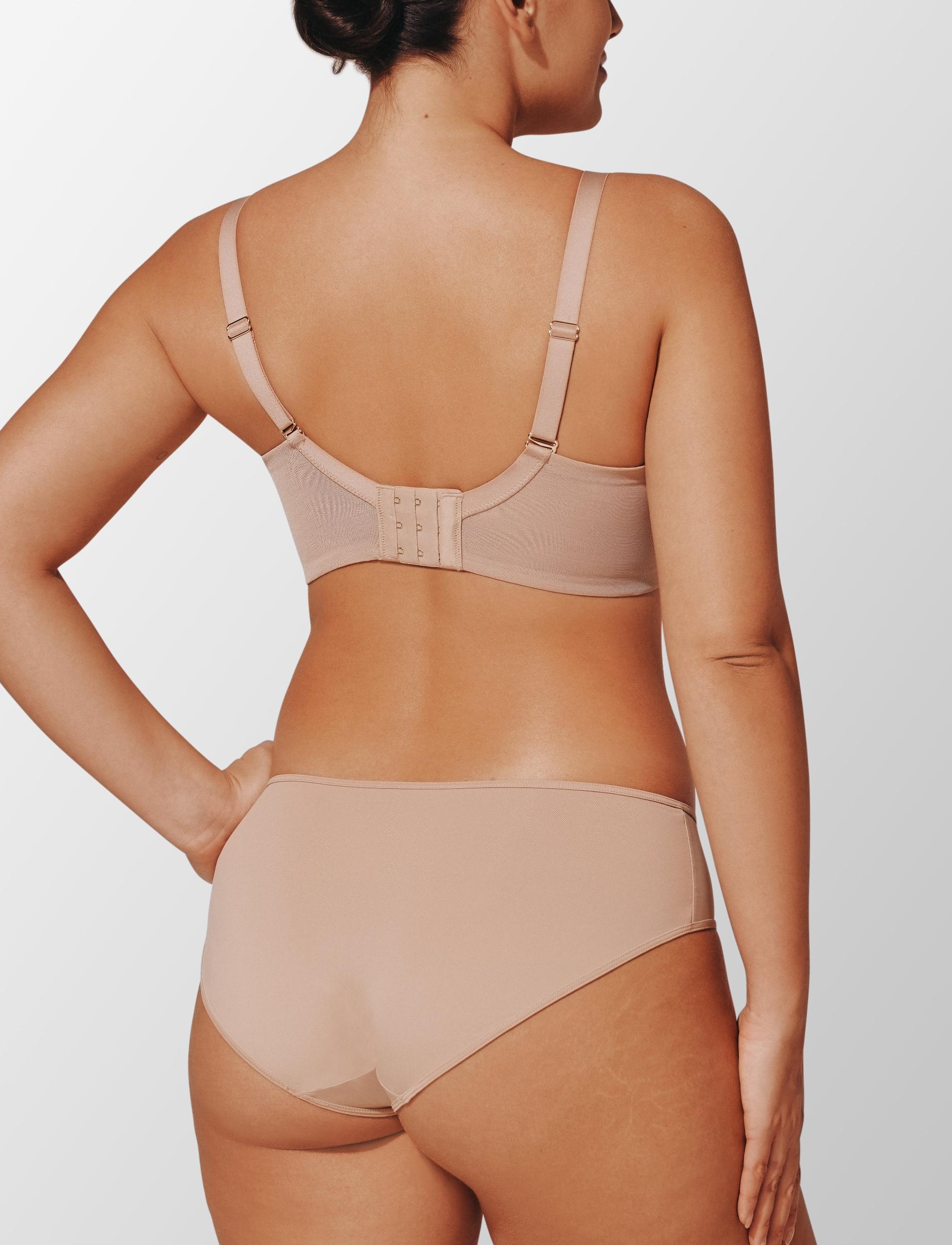 24/7® Classic Wireless Crossover Minimizer Bra Product Image