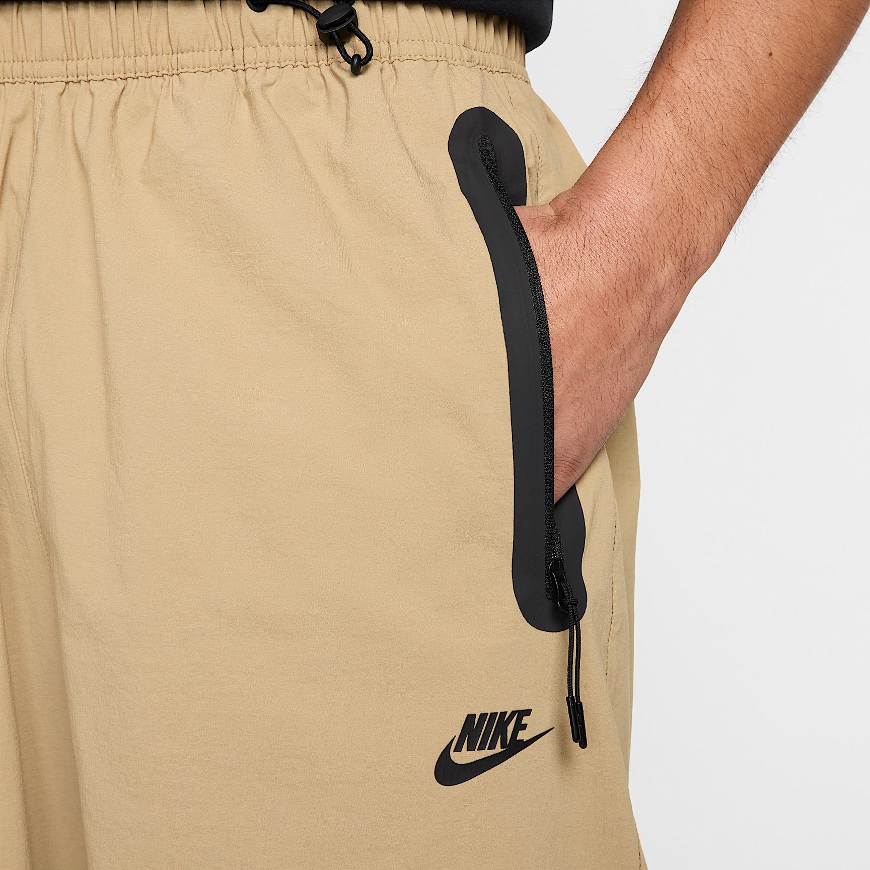 Nike Men's Tech Woven Oversized Pants Product Image