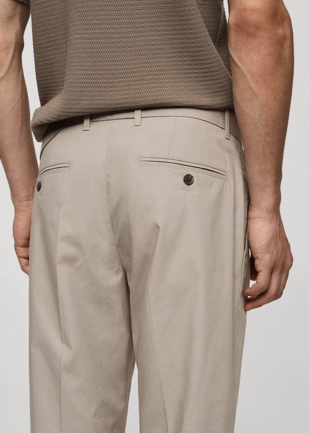 Slim-fit lyocell pleated trousers - Men | MANGO USA Product Image