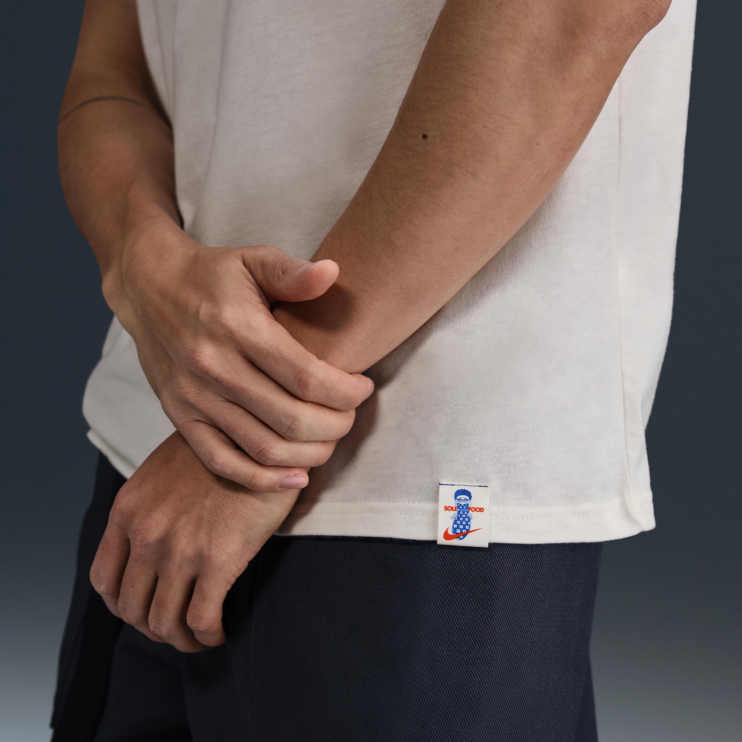 Mens Nike Sportswear Max90 T-Shirt | HJ0750-539 Product Image