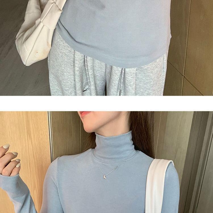 Long-Sleeve Turtleneck Plain Tee Product Image