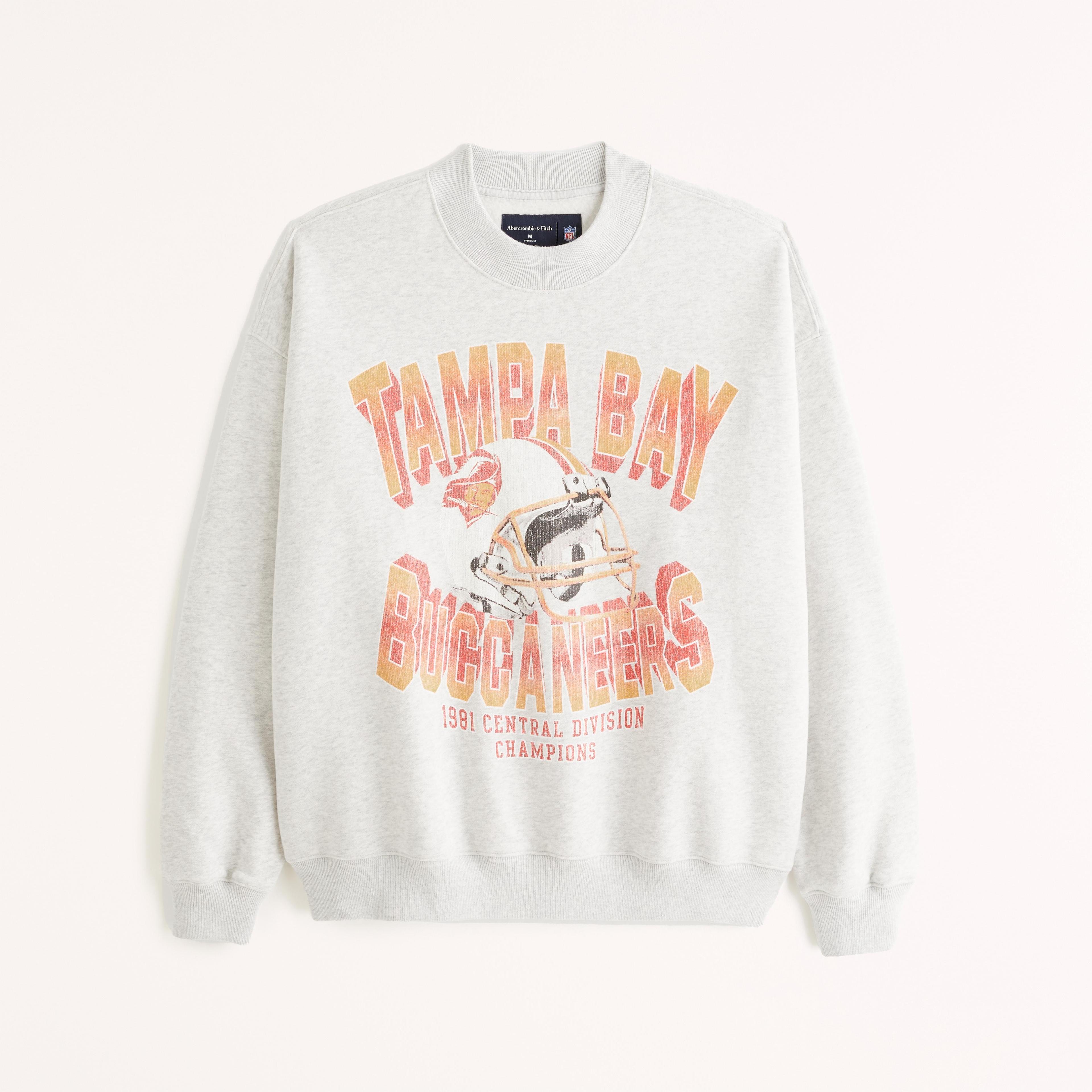 Tampa Bay Buccaneers Graphic Crew Sweatshirt Product Image