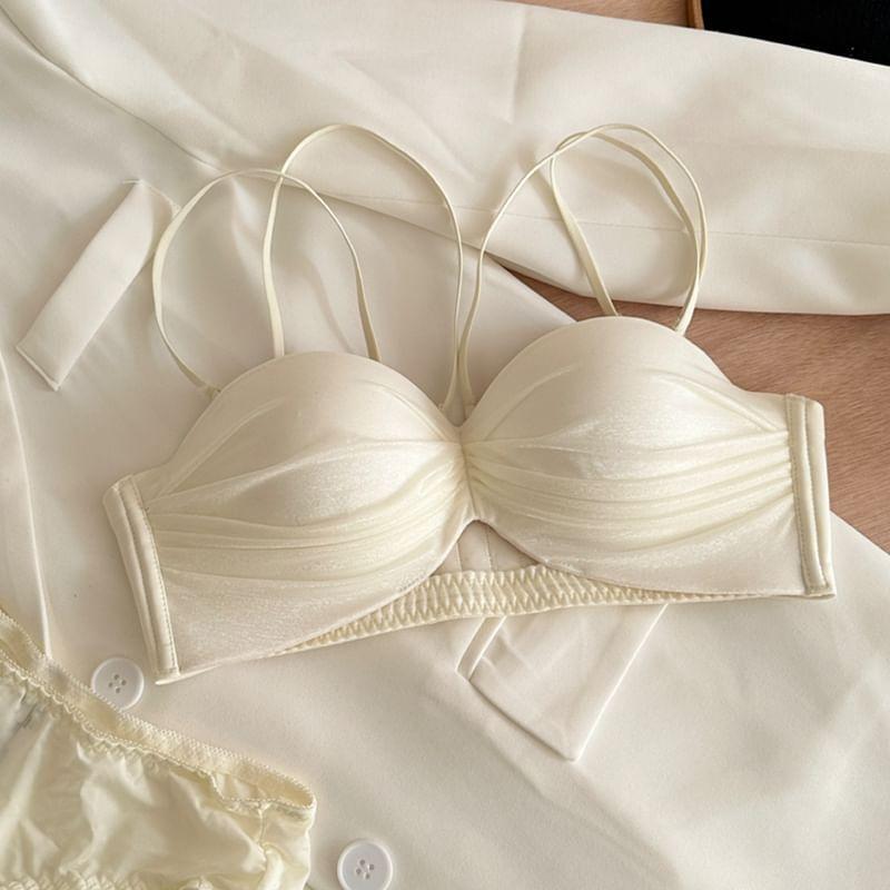 Plain Ruched Cutout Wireless Bra Product Image