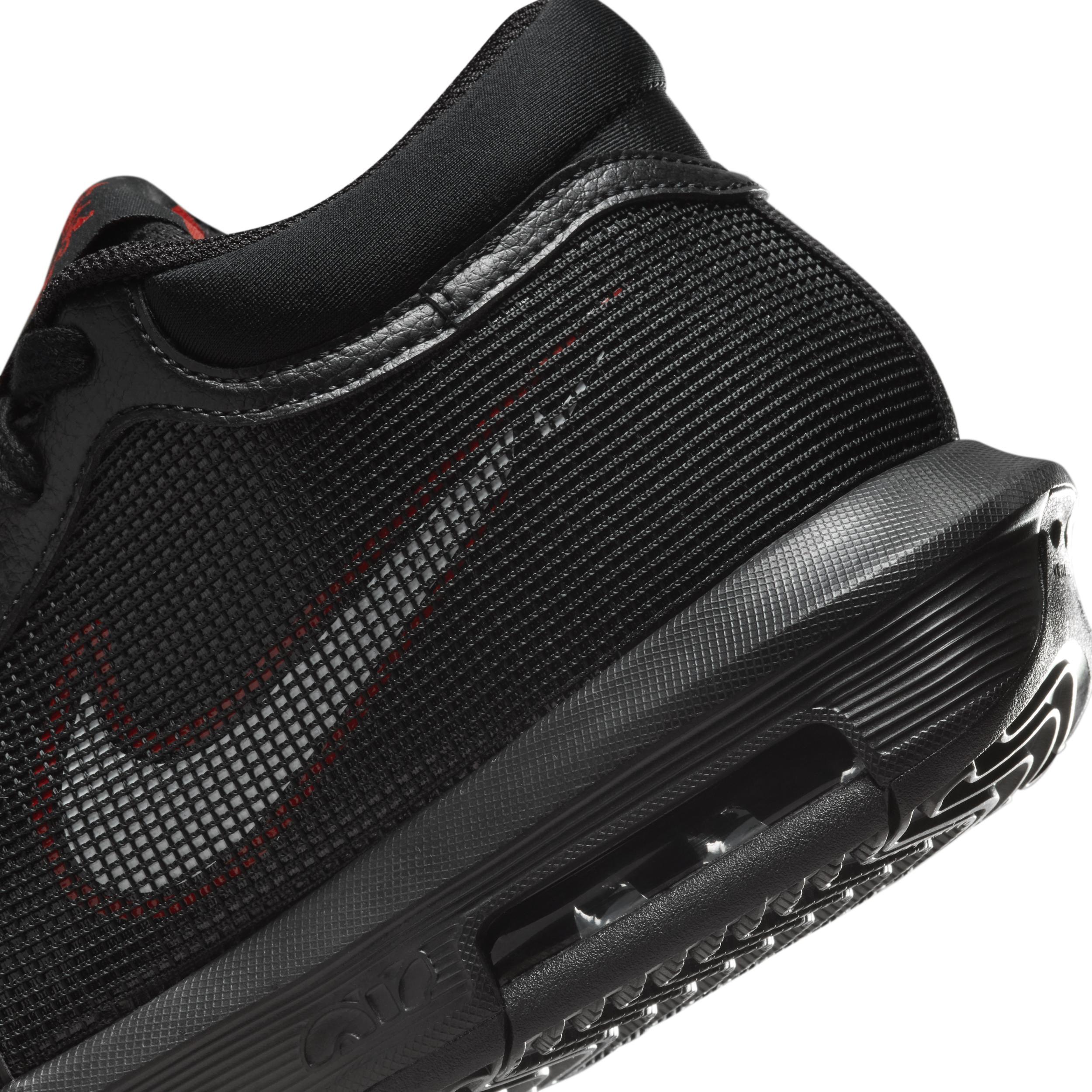 Nike Men's LeBron Witness 8 Basketball Shoes Product Image