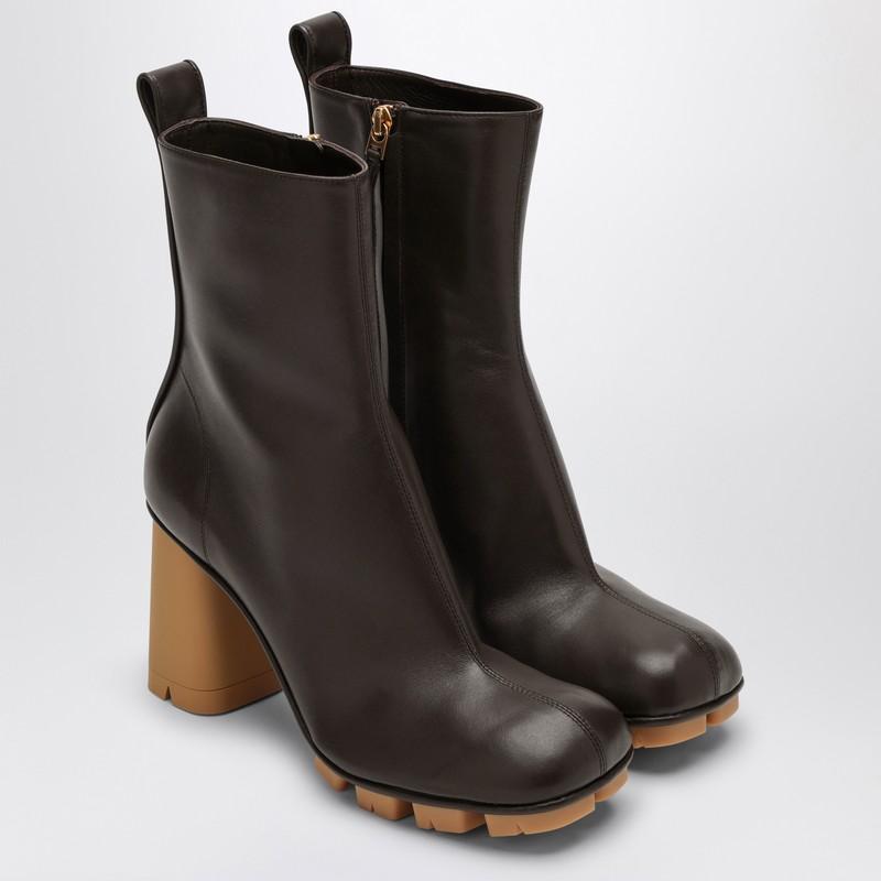 BOTTEGA VENETA Shore Ankle Boots In Brown Product Image