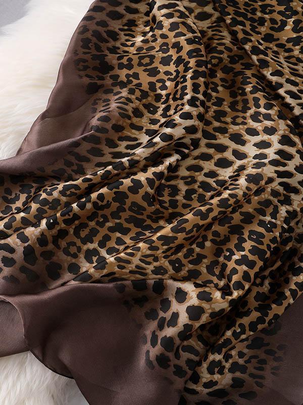 Stylish Leopard Gradient Silk Scarf Product Image
