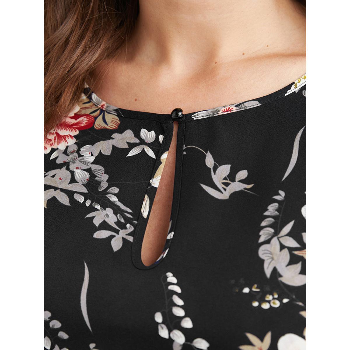 Plus Size Bloom Dress - Floral Keyhole Round Neck Pocket Ruffles Midi Dress Black Women Elegant Printed Round Neck Short sleeve Curvy Midi Dress BloomChic 30/6X Product Image