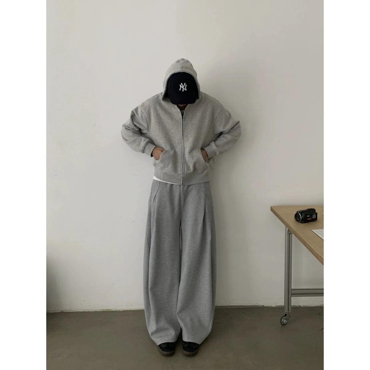 RT No. 18742 PLEATED SCIMITAR STRAIGHT SWEATPANTS Product Image