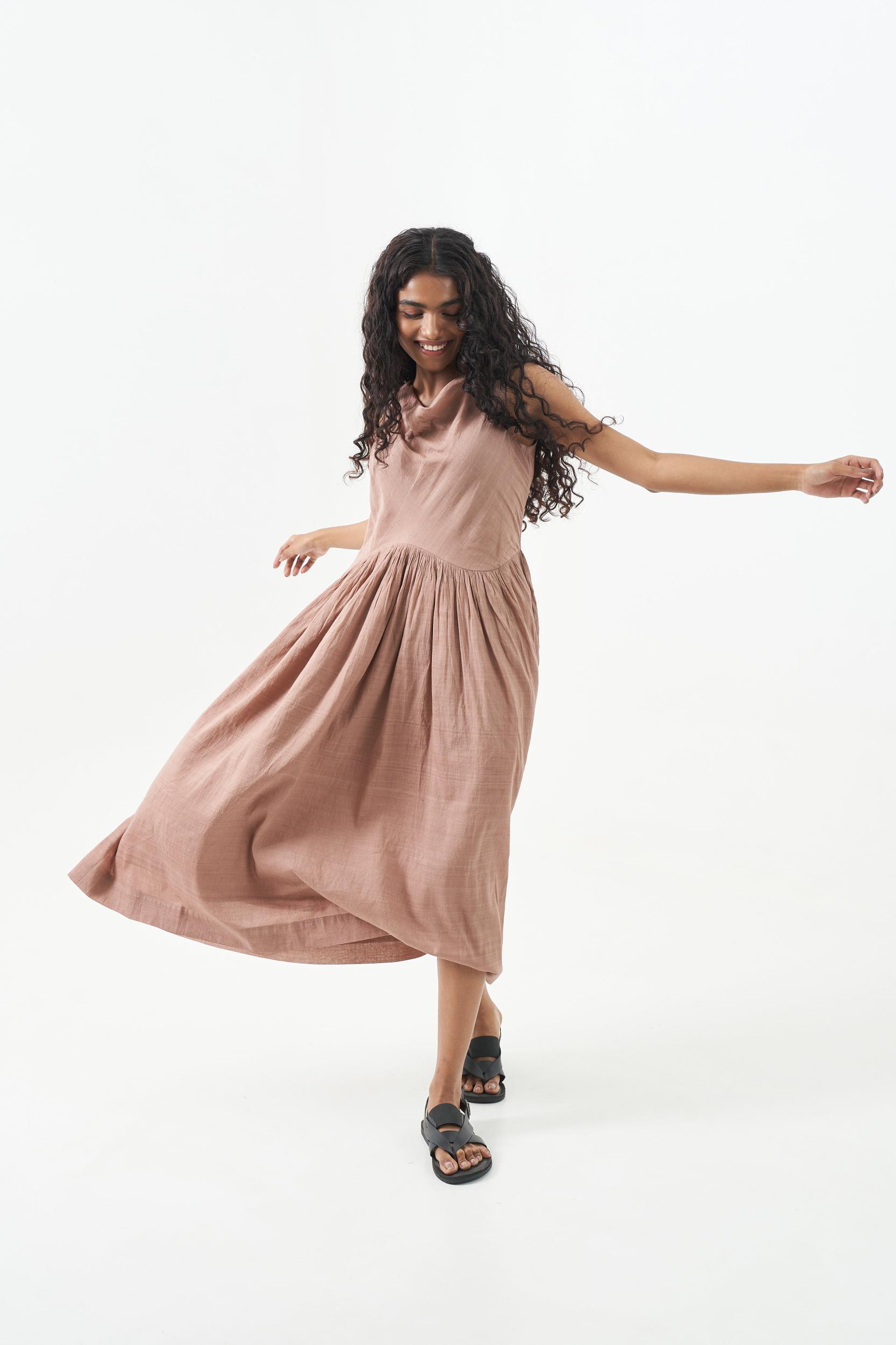 The Garnet Pink midi Dress Product Image