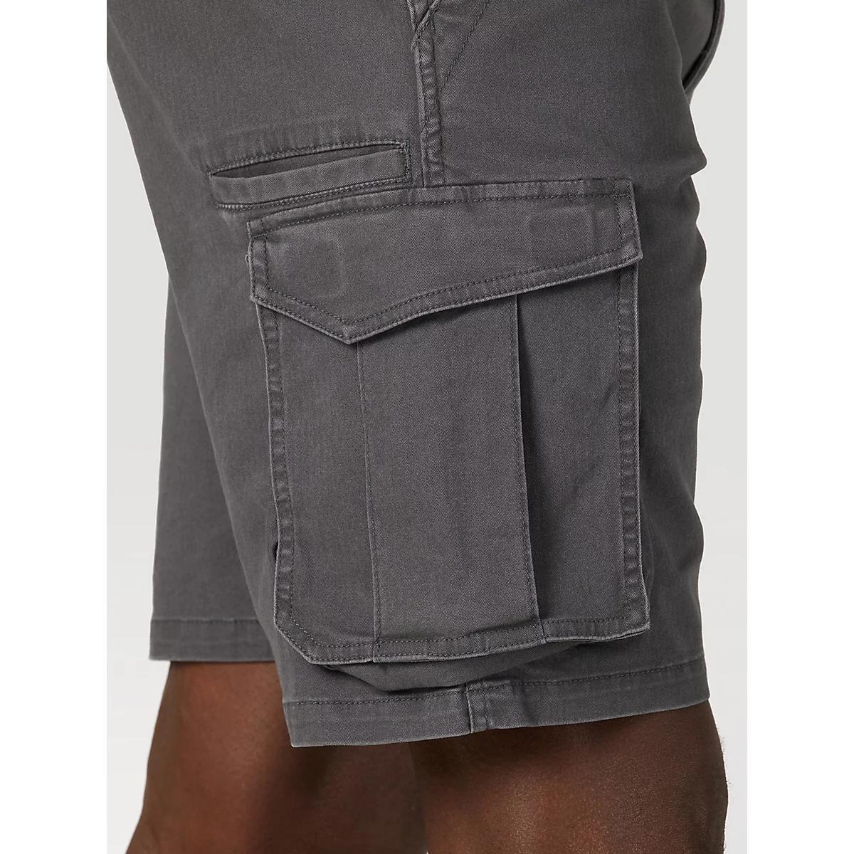 Men's Stretch Herringbone Cargo Short in Asphalt Product Image