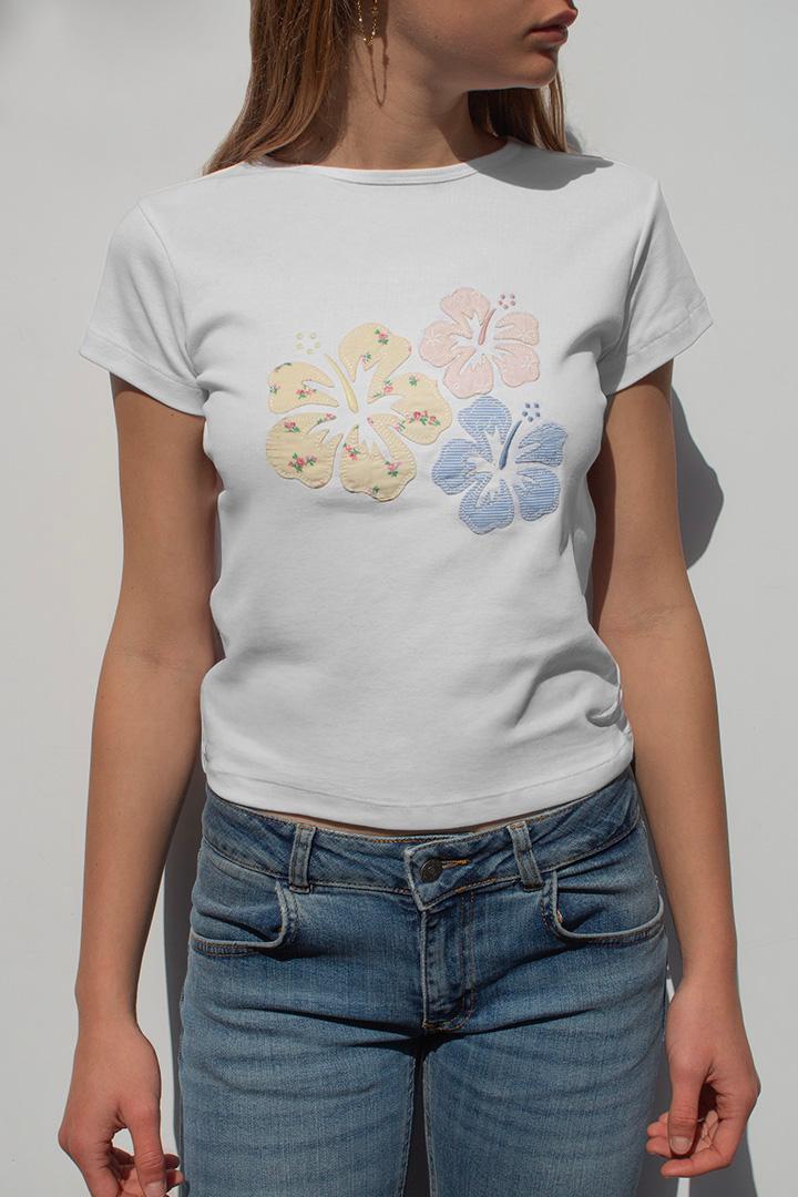 Flowers patch t-shirt Product Image