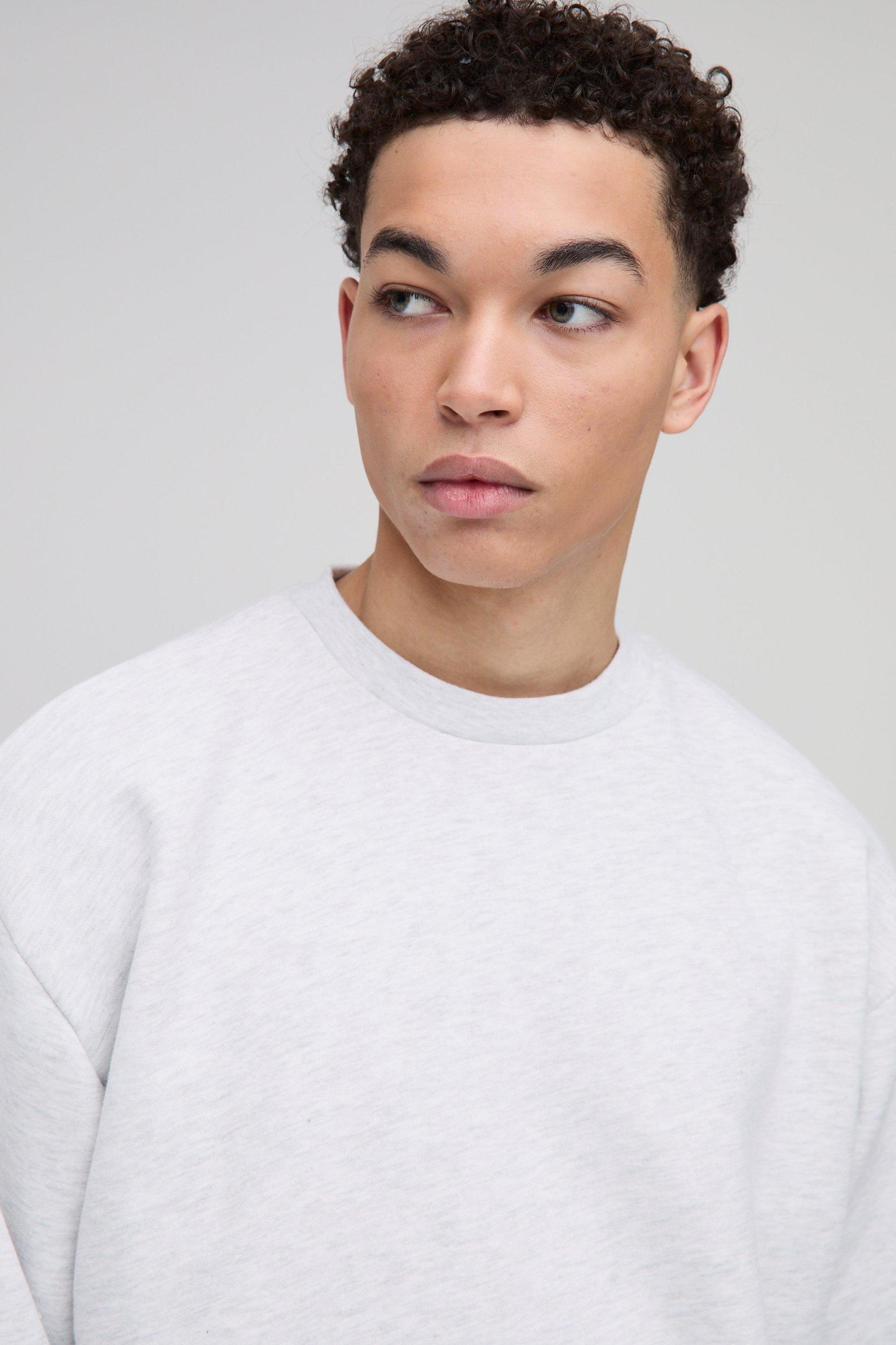 330GSM Oversized Basic Crew Neck Sweatshirt | boohooMAN USA Product Image