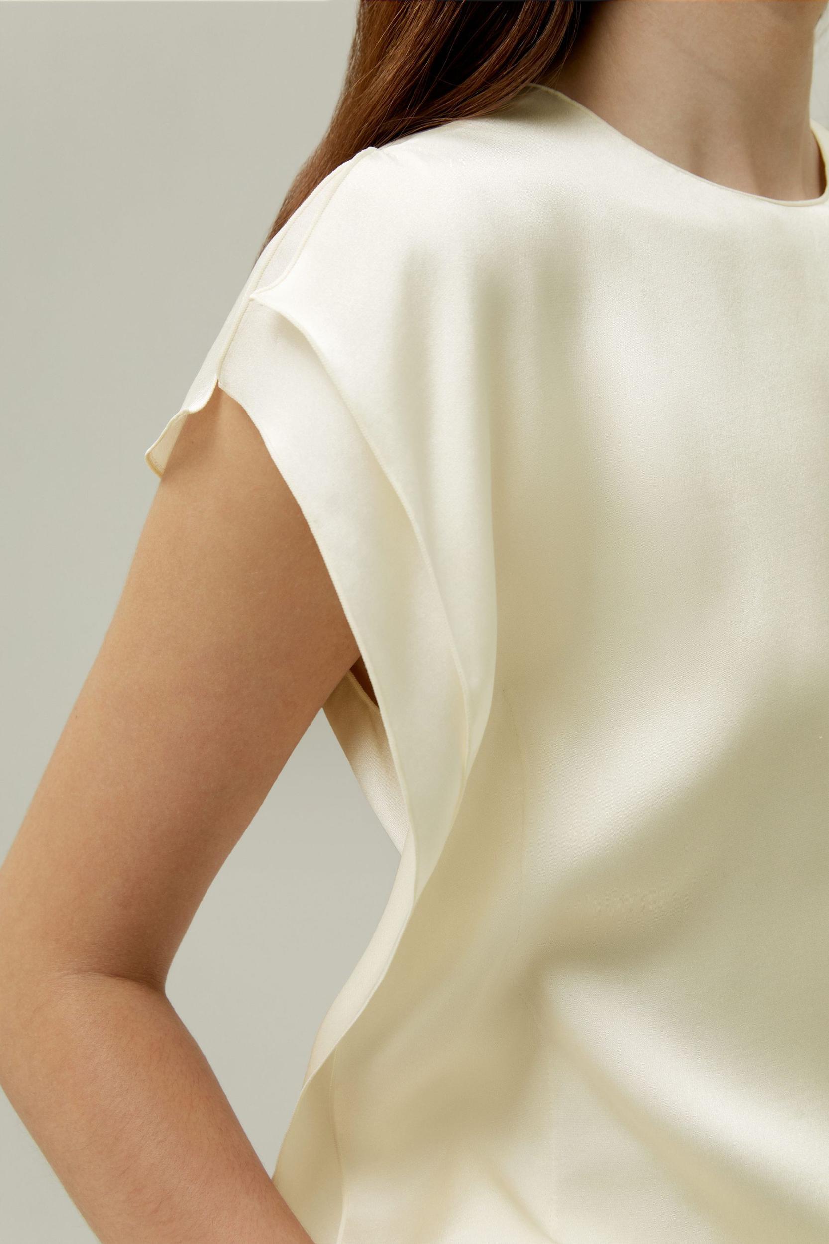 Elegant Silk Sleeveless Crewneck Top Product Image