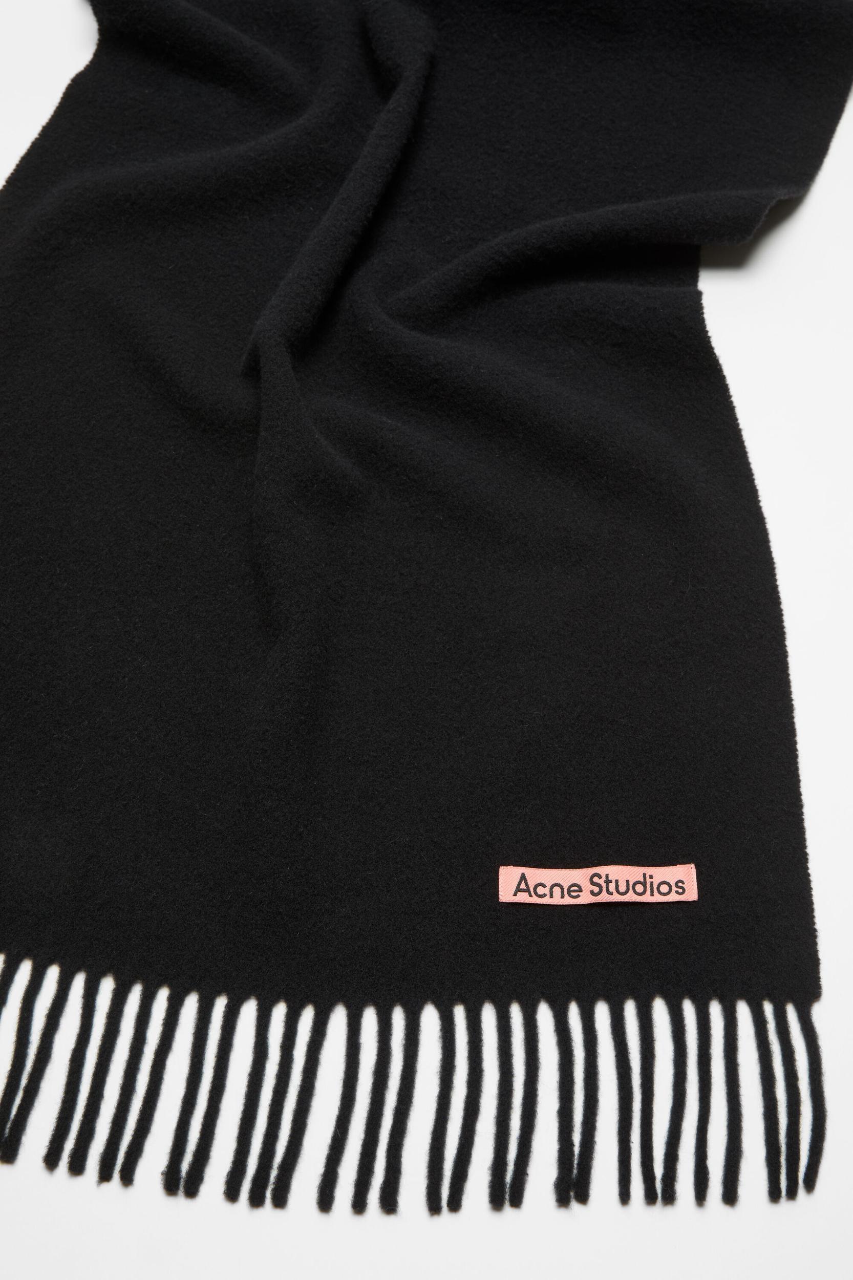 Fringe wool scarf – Narrow Product Image