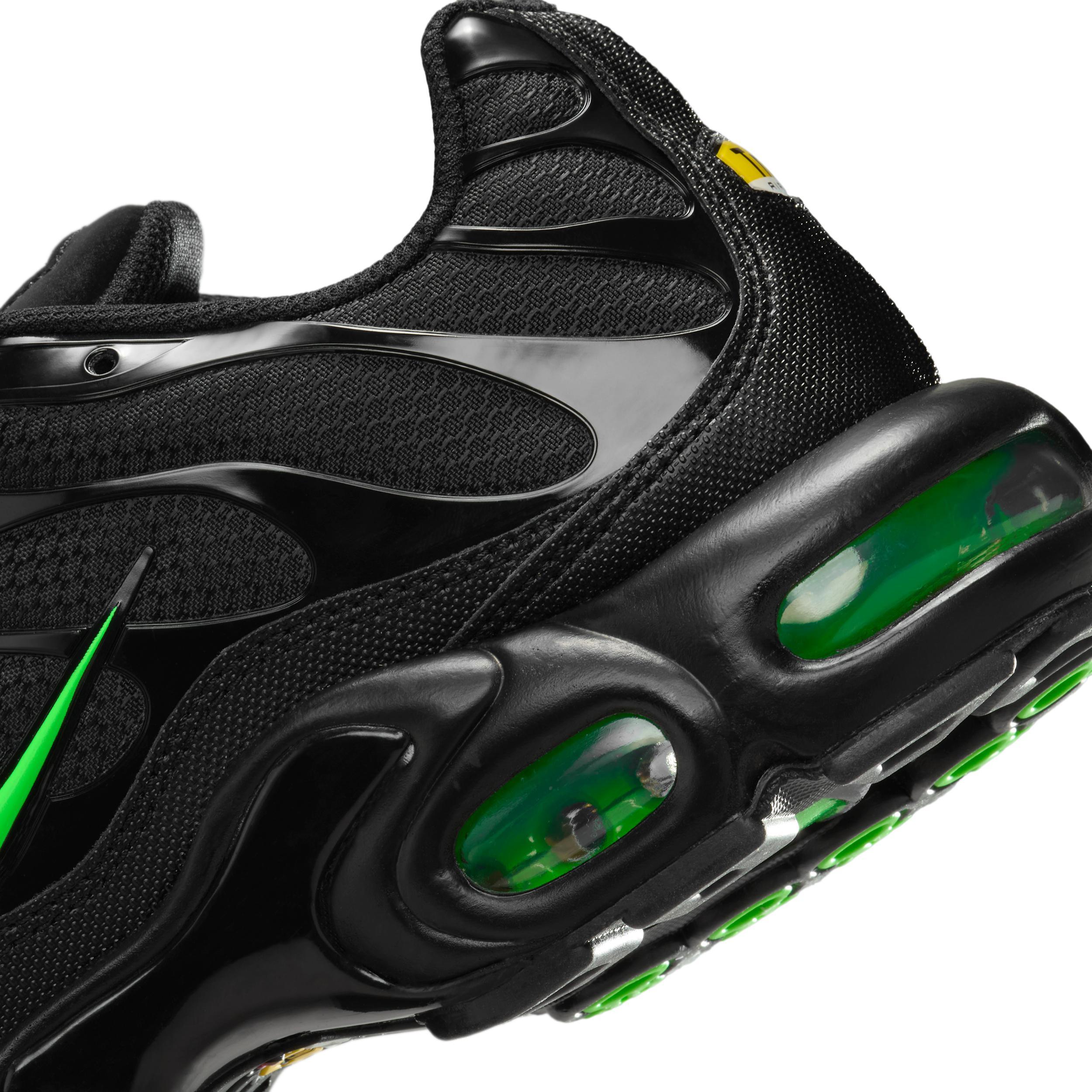 Nike Mens Air Max Plus Shoes | DM0032-024 Product Image