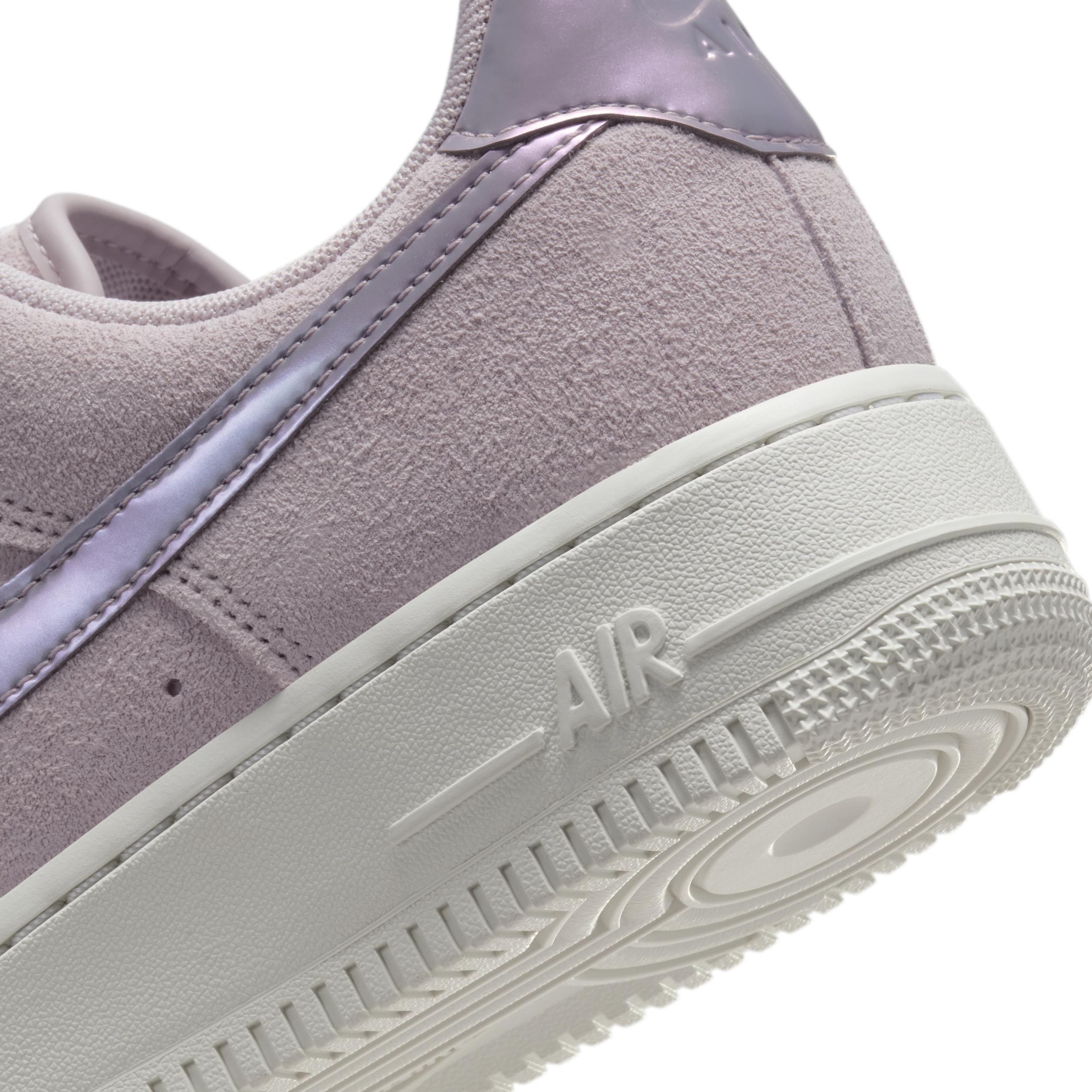 Nike Women's Air Force 1 '07 SE Shoes Product Image