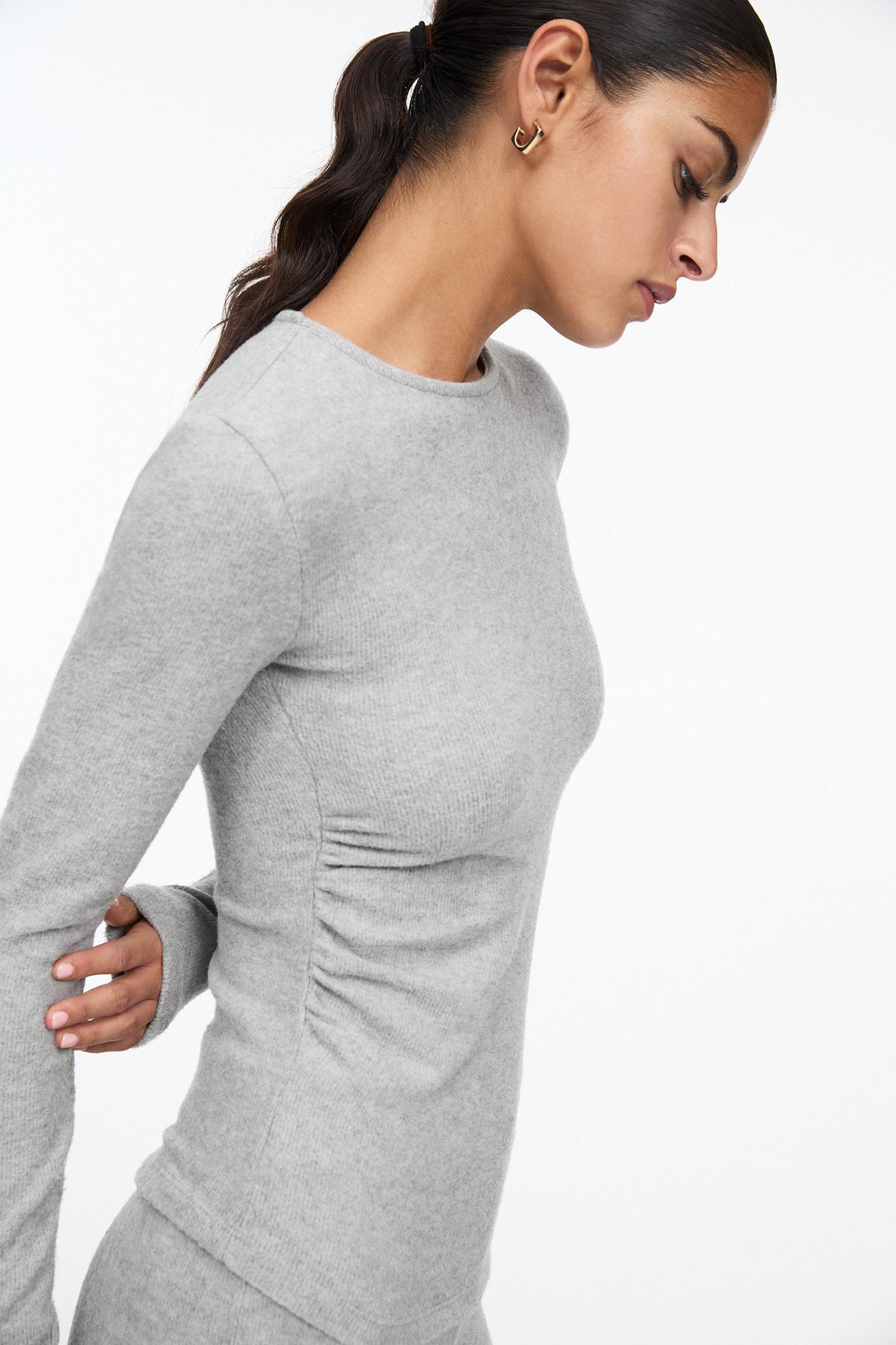 Long sleeve knit T-shirt Product Image