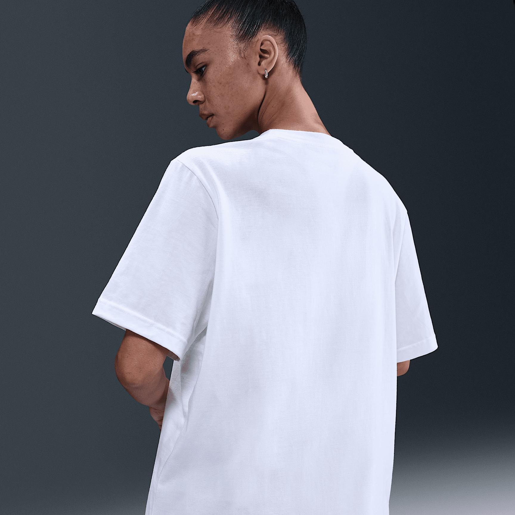 Nike Essential Women's T-Shirt Product Image