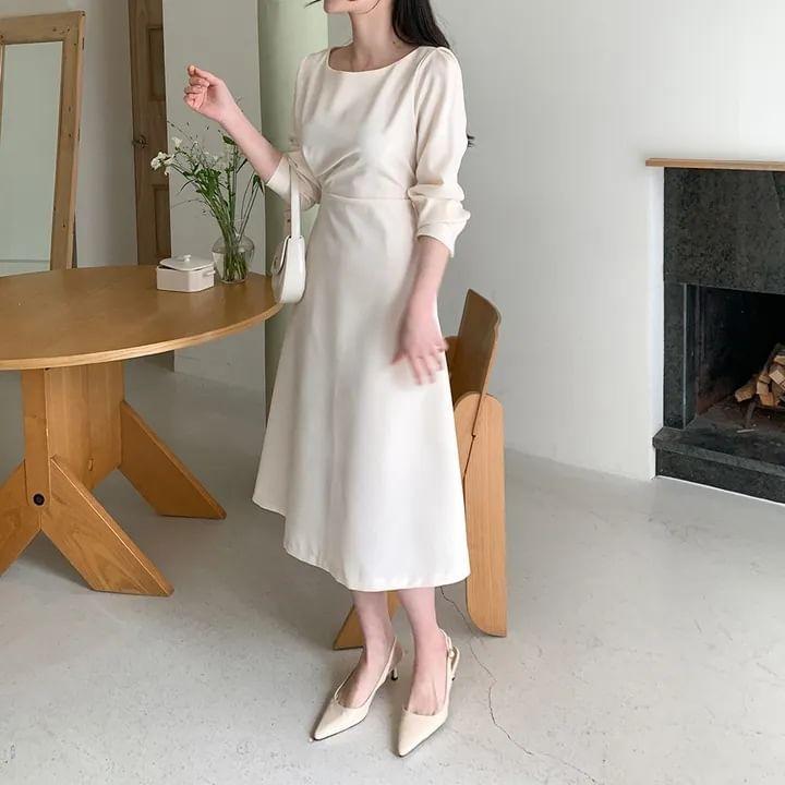 Puff-Sleeve Plain Shirred Midi A-Line Dress Product Image