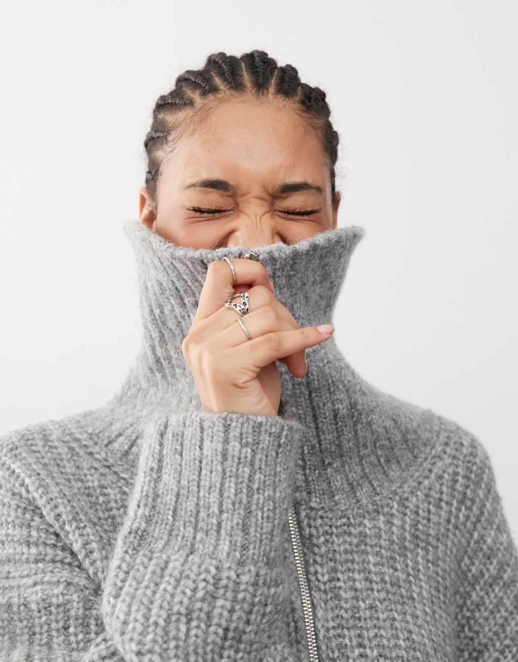 Weekday Cillia half zip extreme collar heavyweight sweater in gray melange Product Image