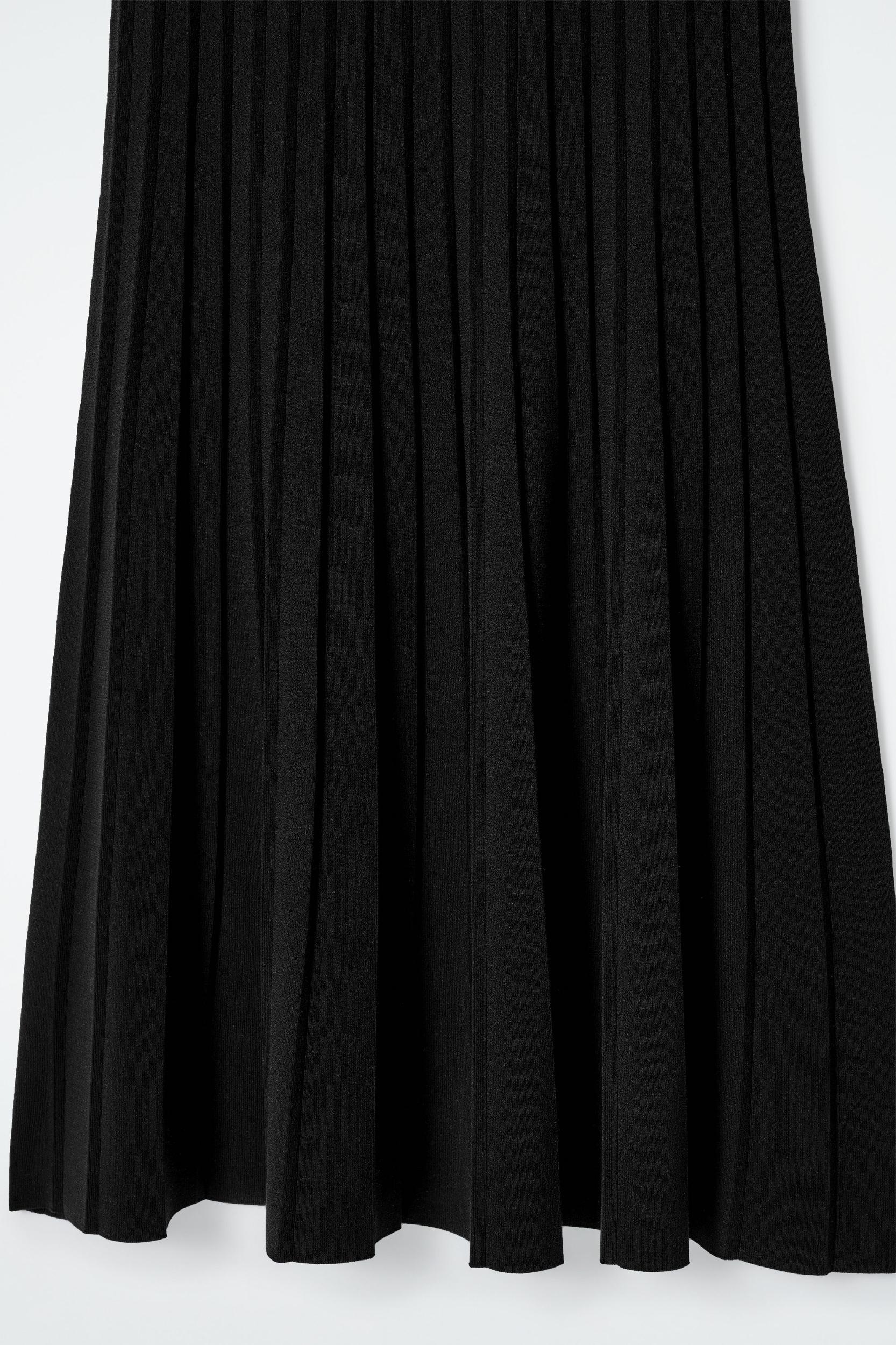KNITTED PLEATED MAXI DRESS Product Image