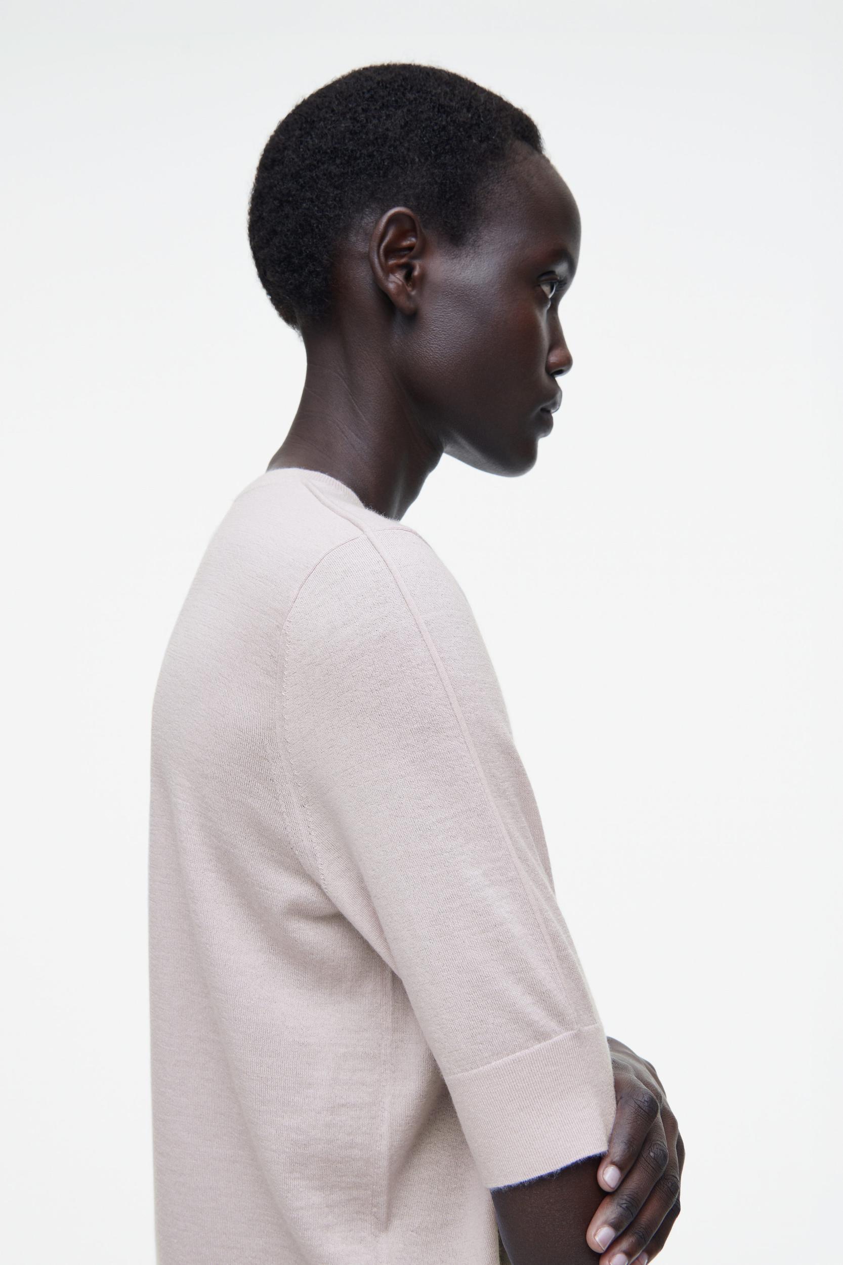 FINE PURE CASHMERE T-SHIRT Product Image