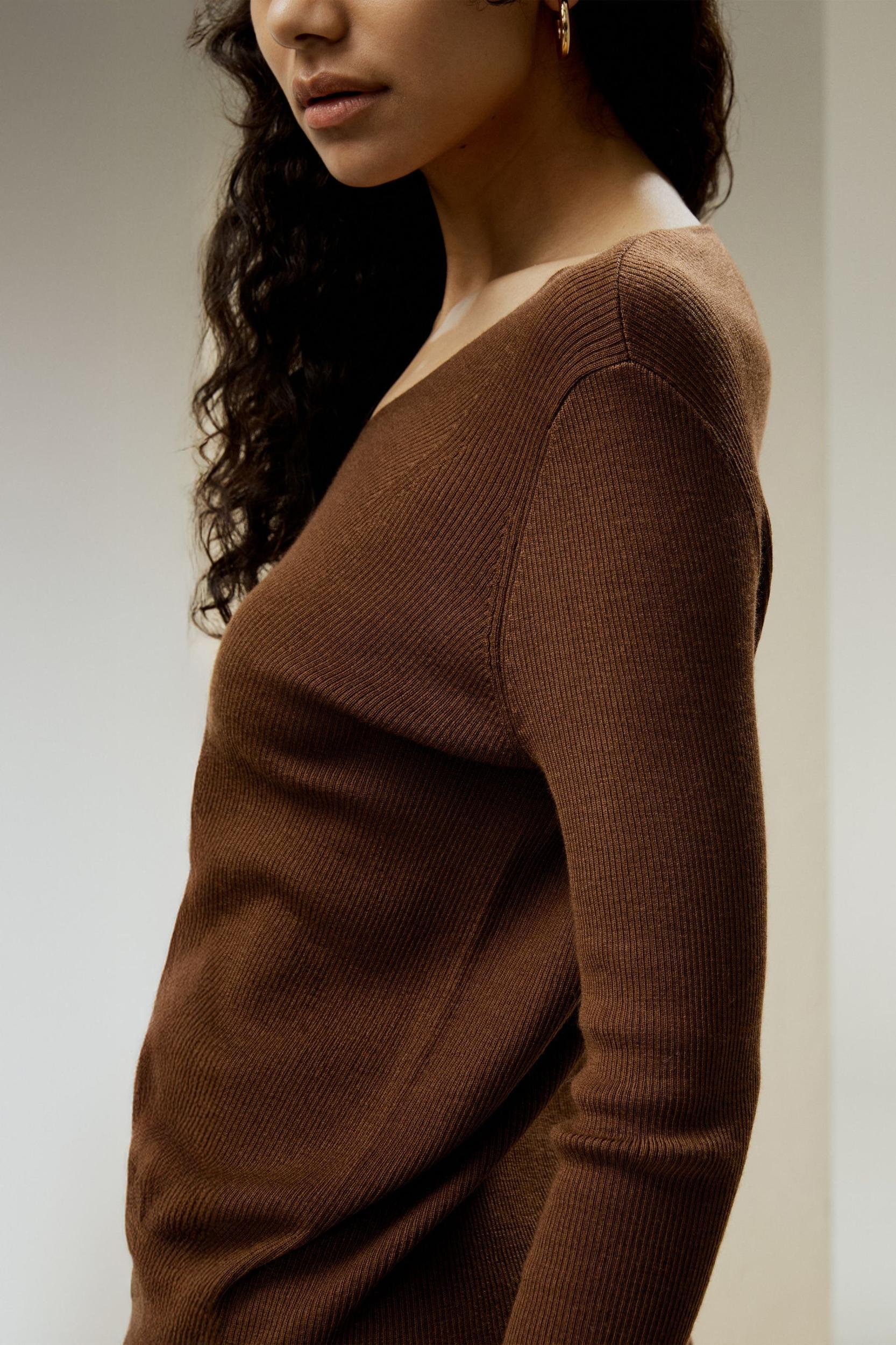 V-neck Ultra-fine Merino Wool Sweater Product Image