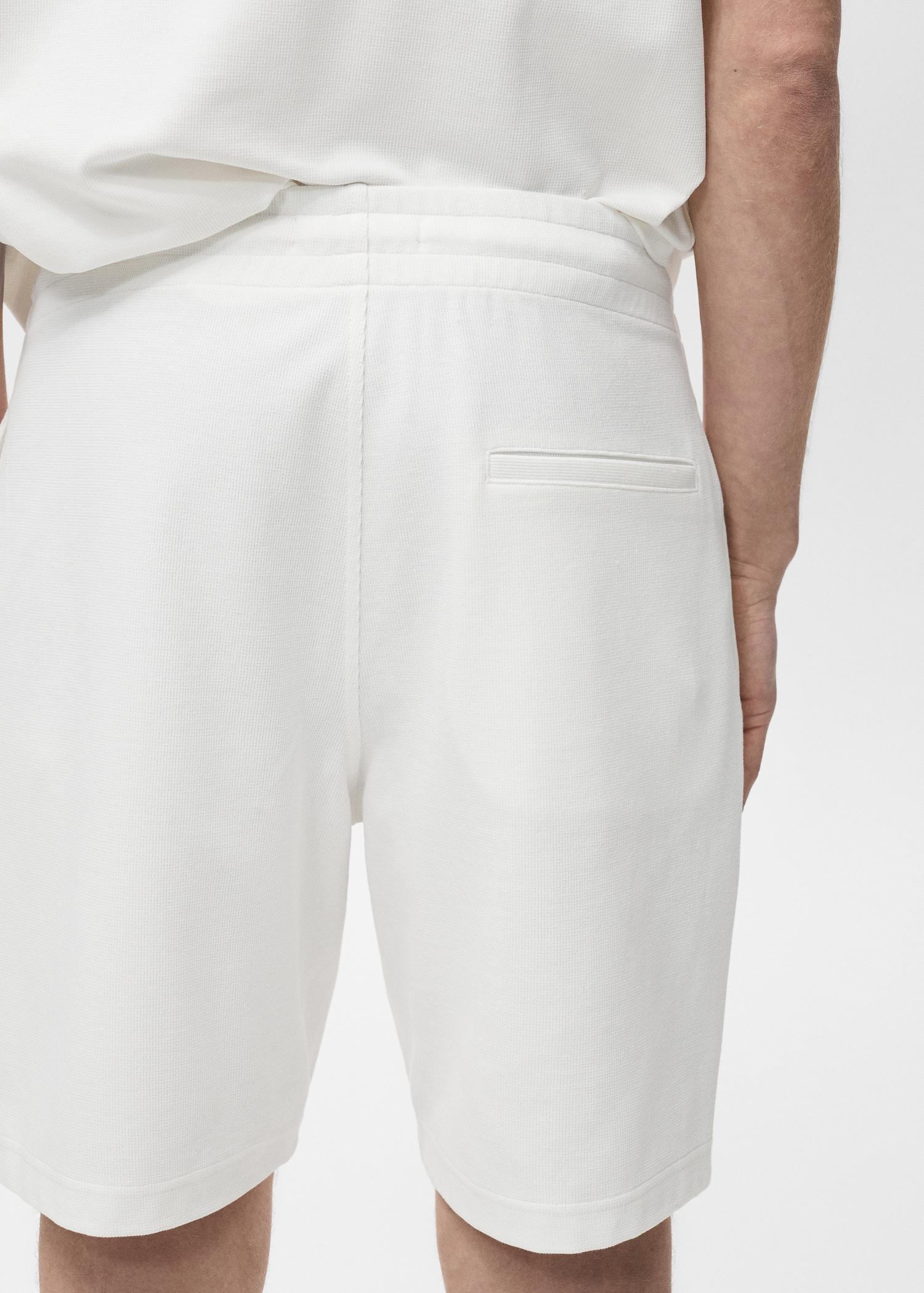 Structured knitted shorts - Men | MANGO USA Product Image