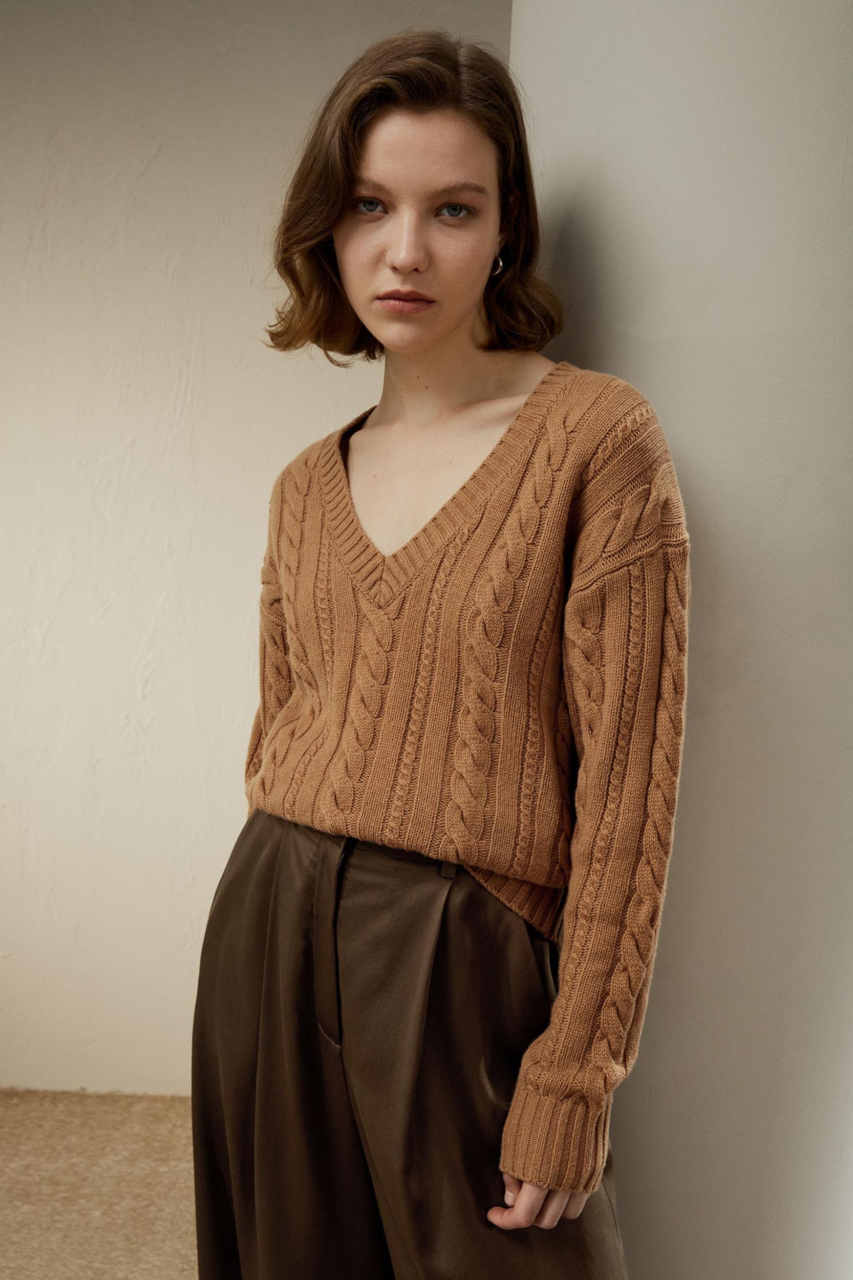 Cable-Knit Wool-Cashmere Blend Sweater Product Image
