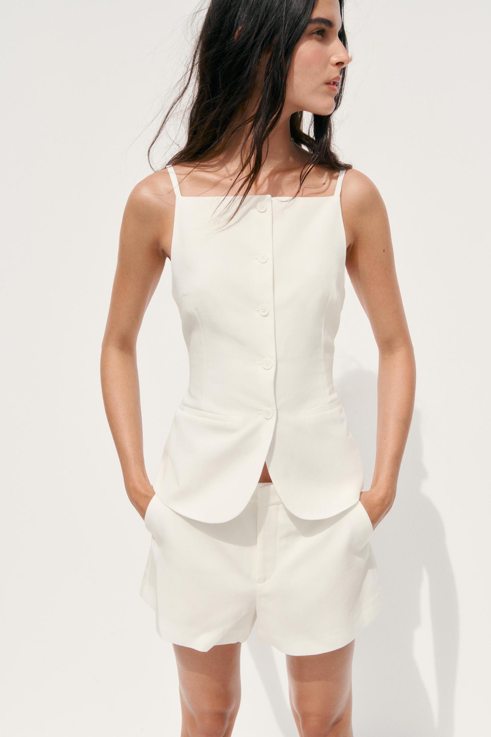 BUTTON VEST TOP Product Image