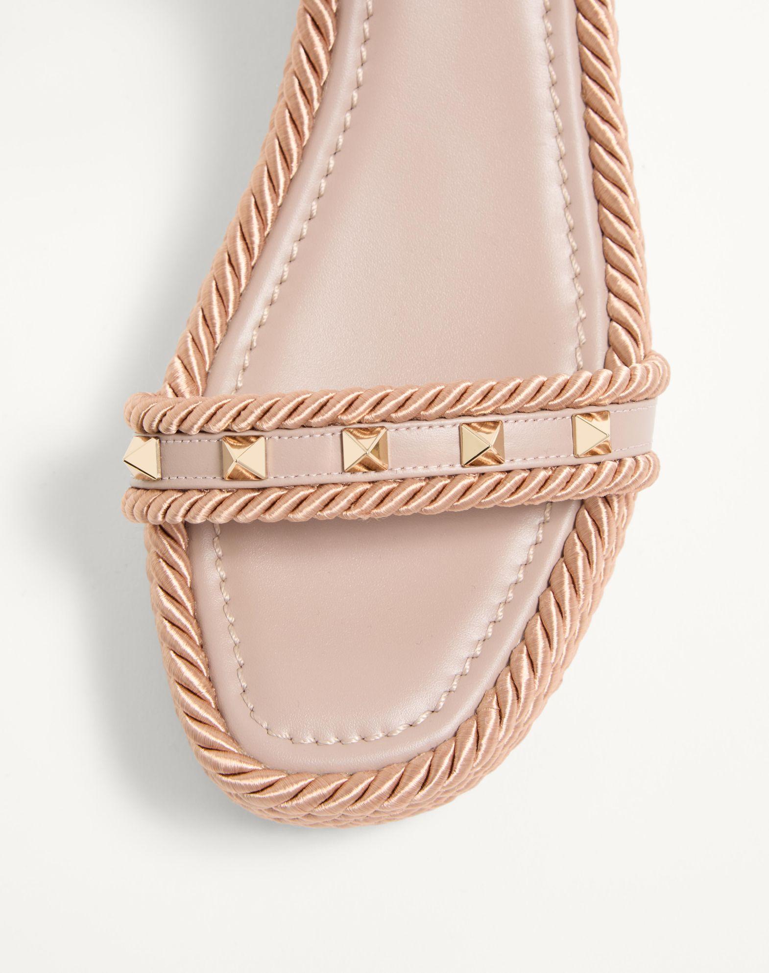 Rockstud Flatform Sandal In Calfskin 45Mm Product Image