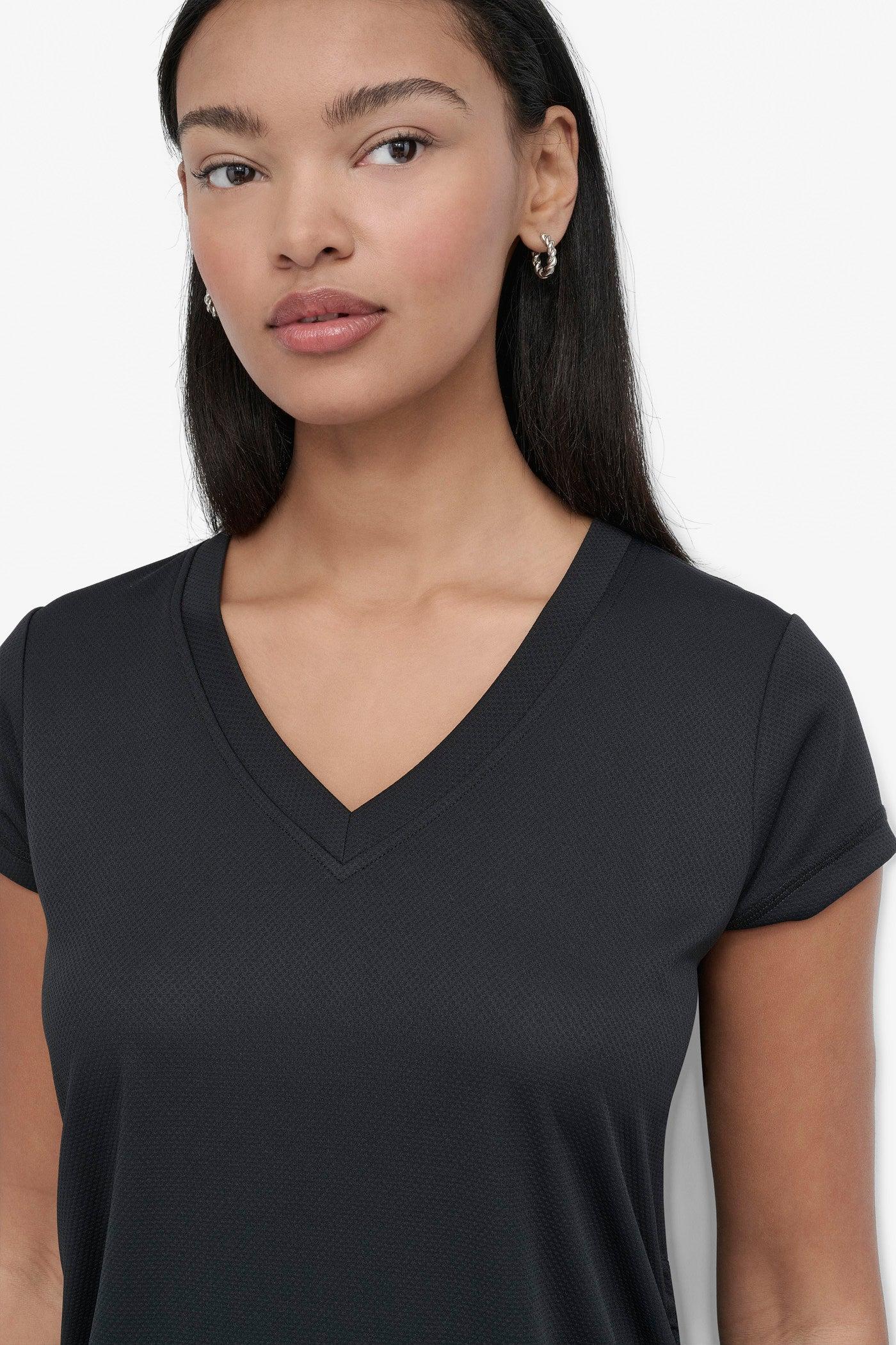 RUCHED TECH-MESH PERFORMANCE TEE Product Image