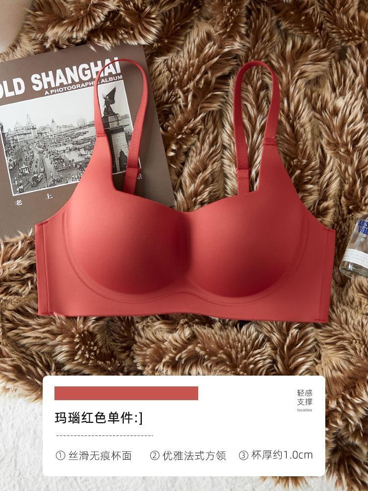 Plain Seamless Wireless Push Up Bra Product Image