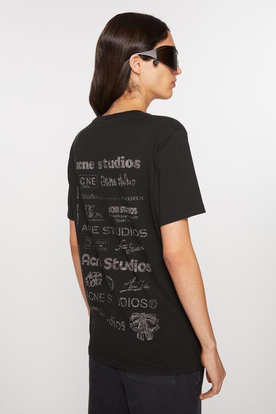 Logo t-shirt - Relaxed fit Product Image