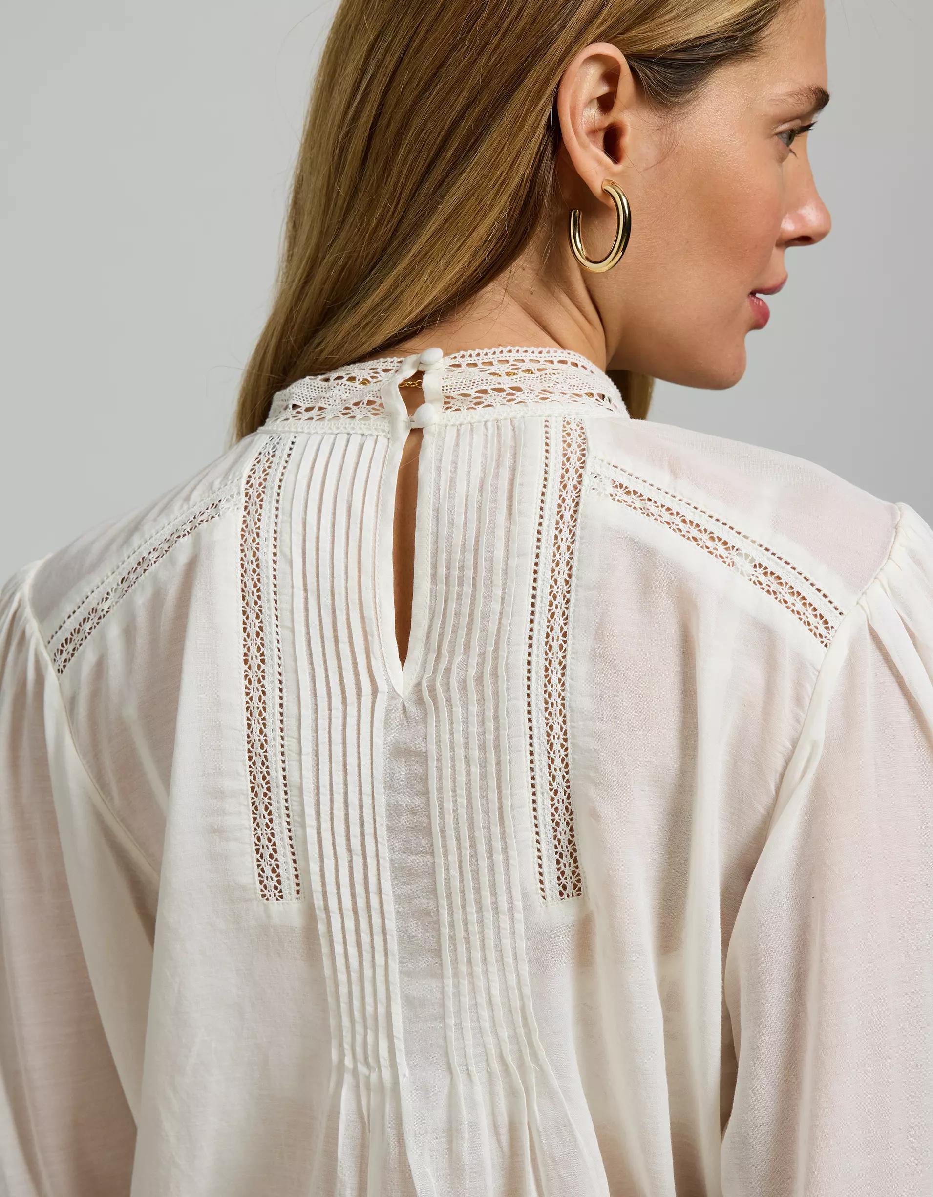 AE77 Premium Lace Peasant Blouse Product Image