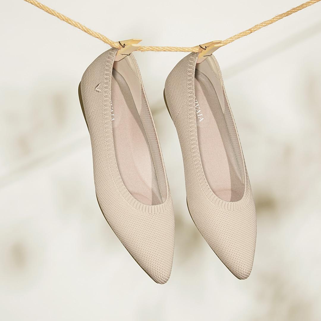 Pointed-Toe Ballet Flats (Aria 5°) Product Image