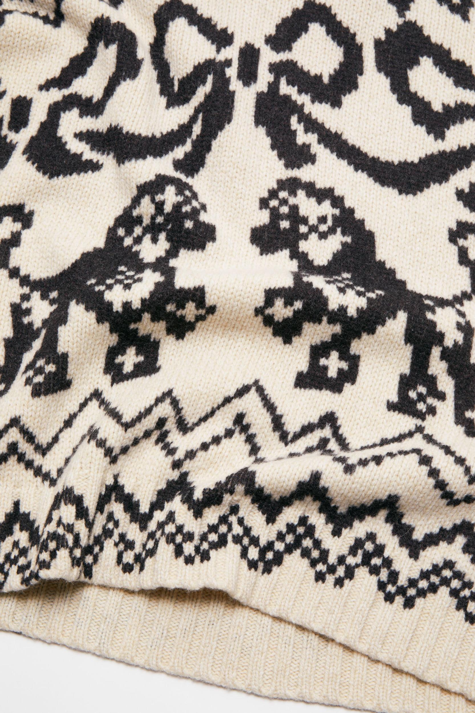 Jacquard sweater Product Image