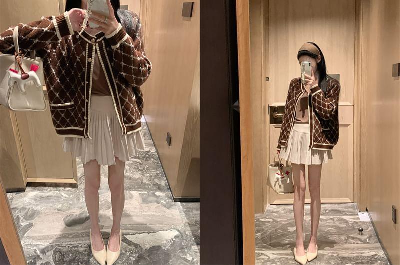 Round Neck Diamond Patterned Cardigan Product Image